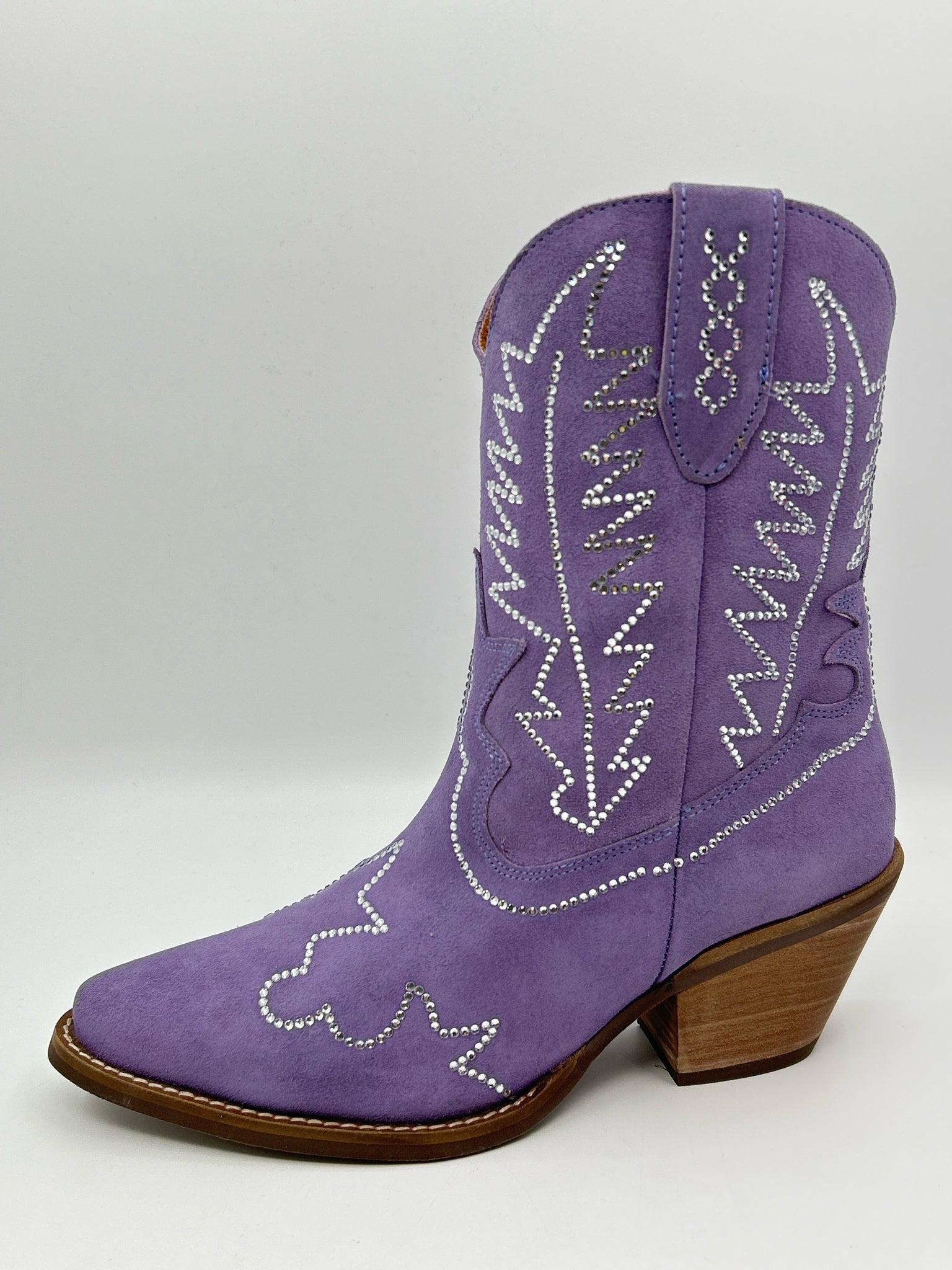DINGO Size 7.5W Lavender Women Boots
