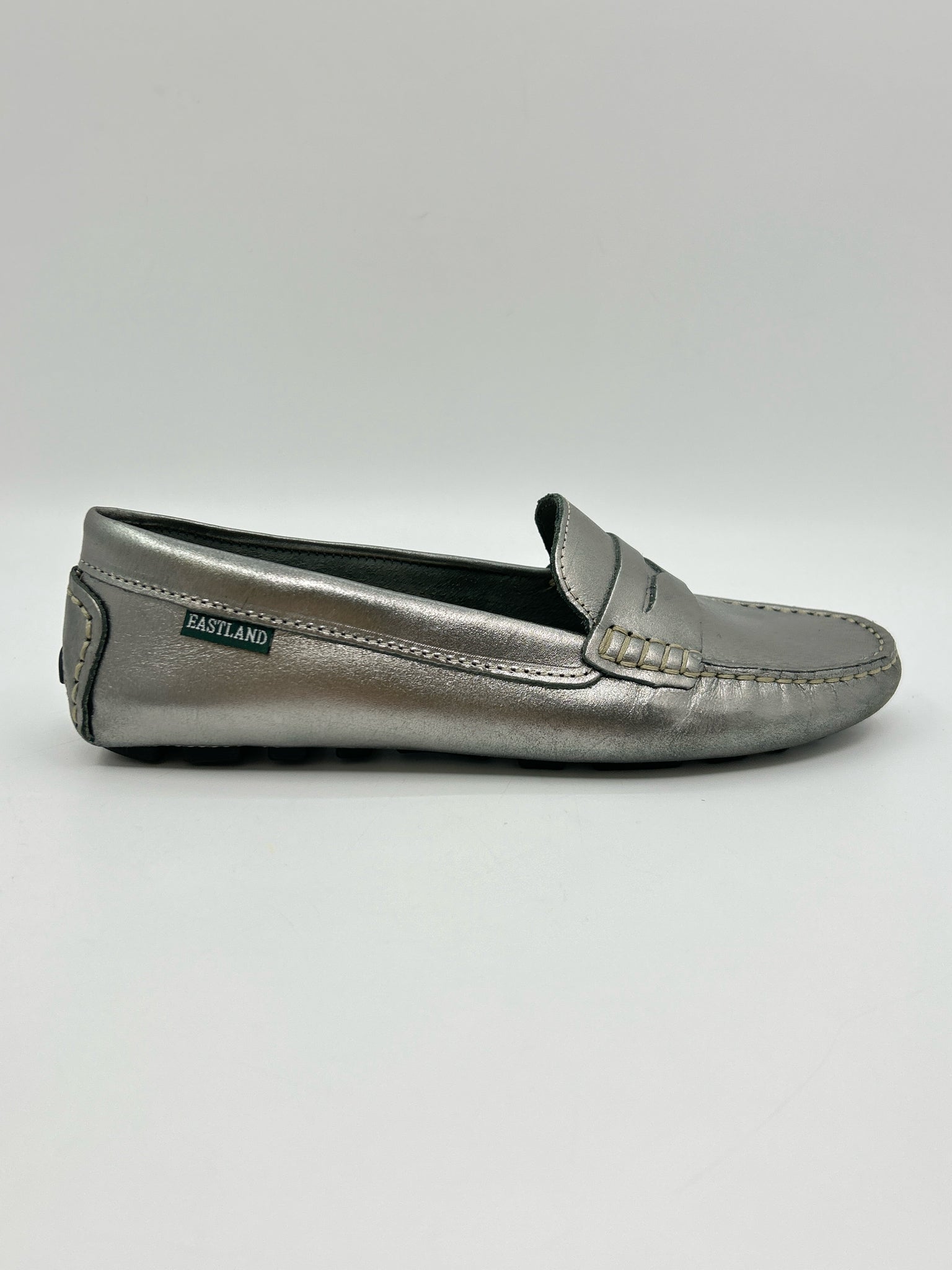 EASTLAND Size 7M Silver Metallic Women Loafer