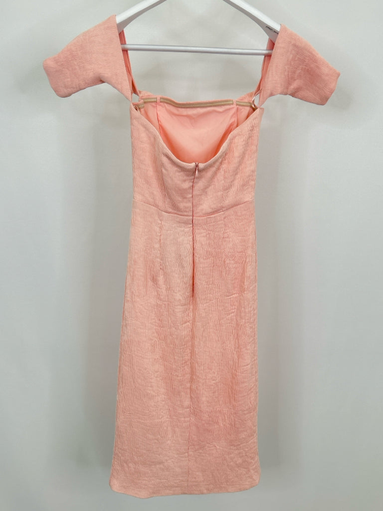 Elliatt Size XS Peach Women's Dress