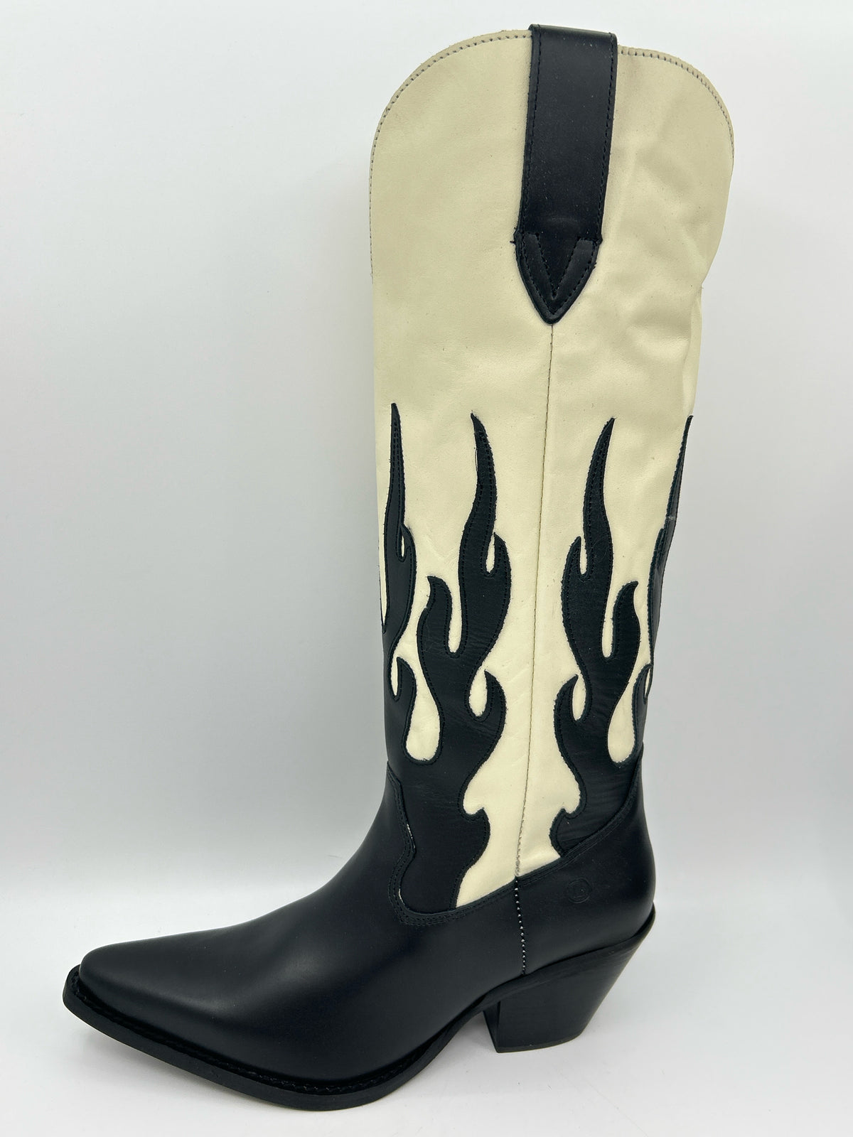 DINGO Size 8.5M Black & Cream Women Boots
