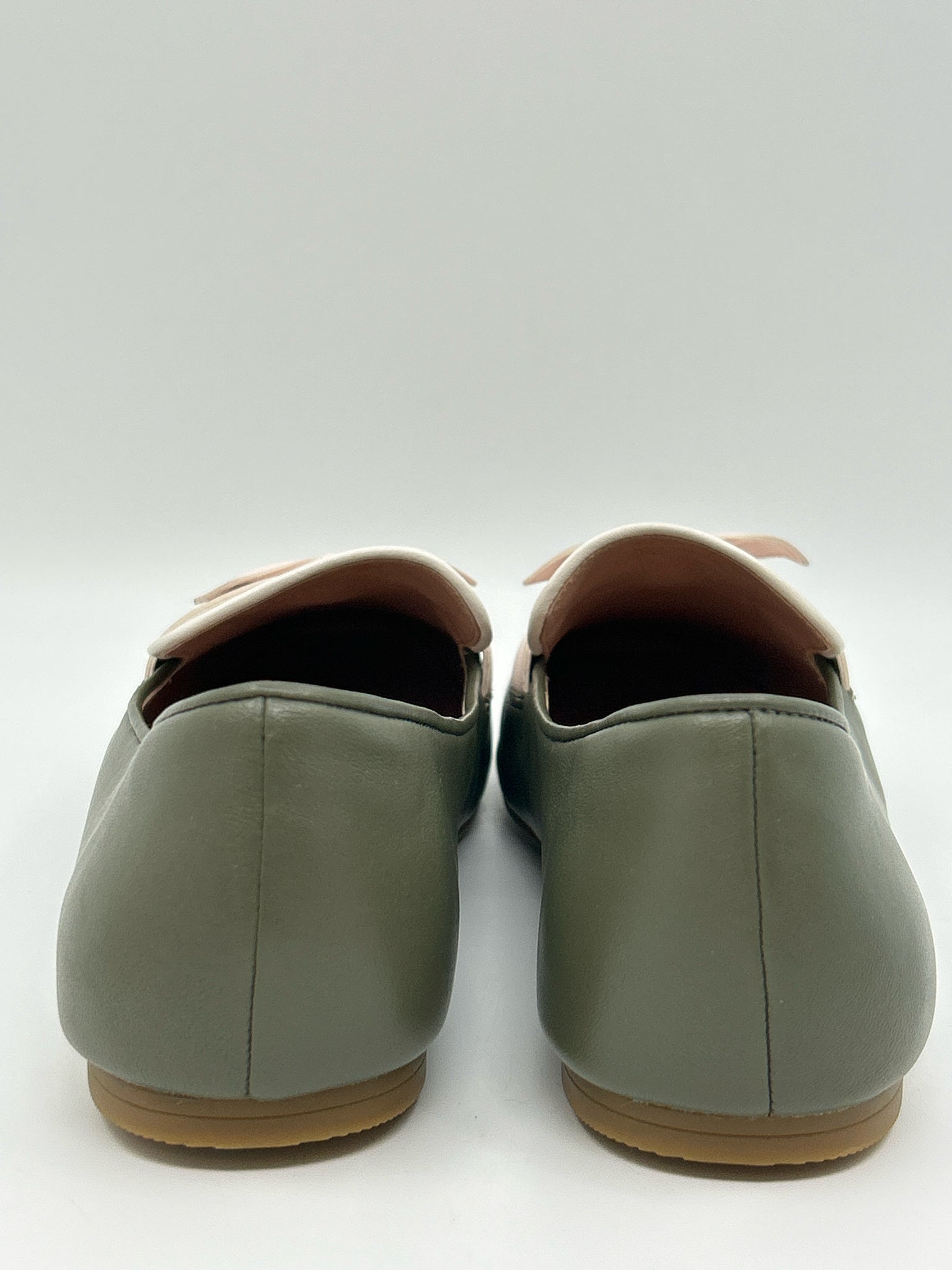 COLE HAAN Size 10B OLIVE AND WHITE Women Flats