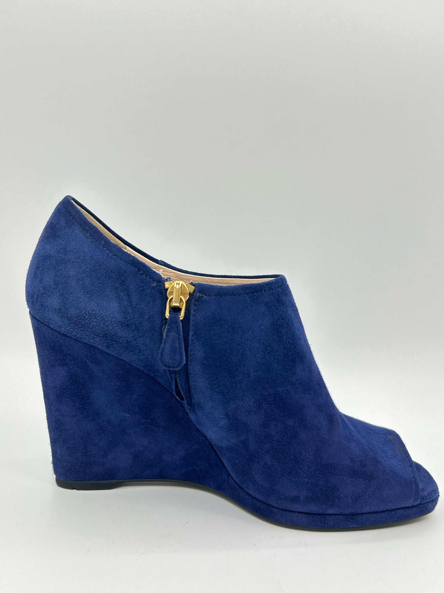 PRADA Size 38 Navy Women Booties