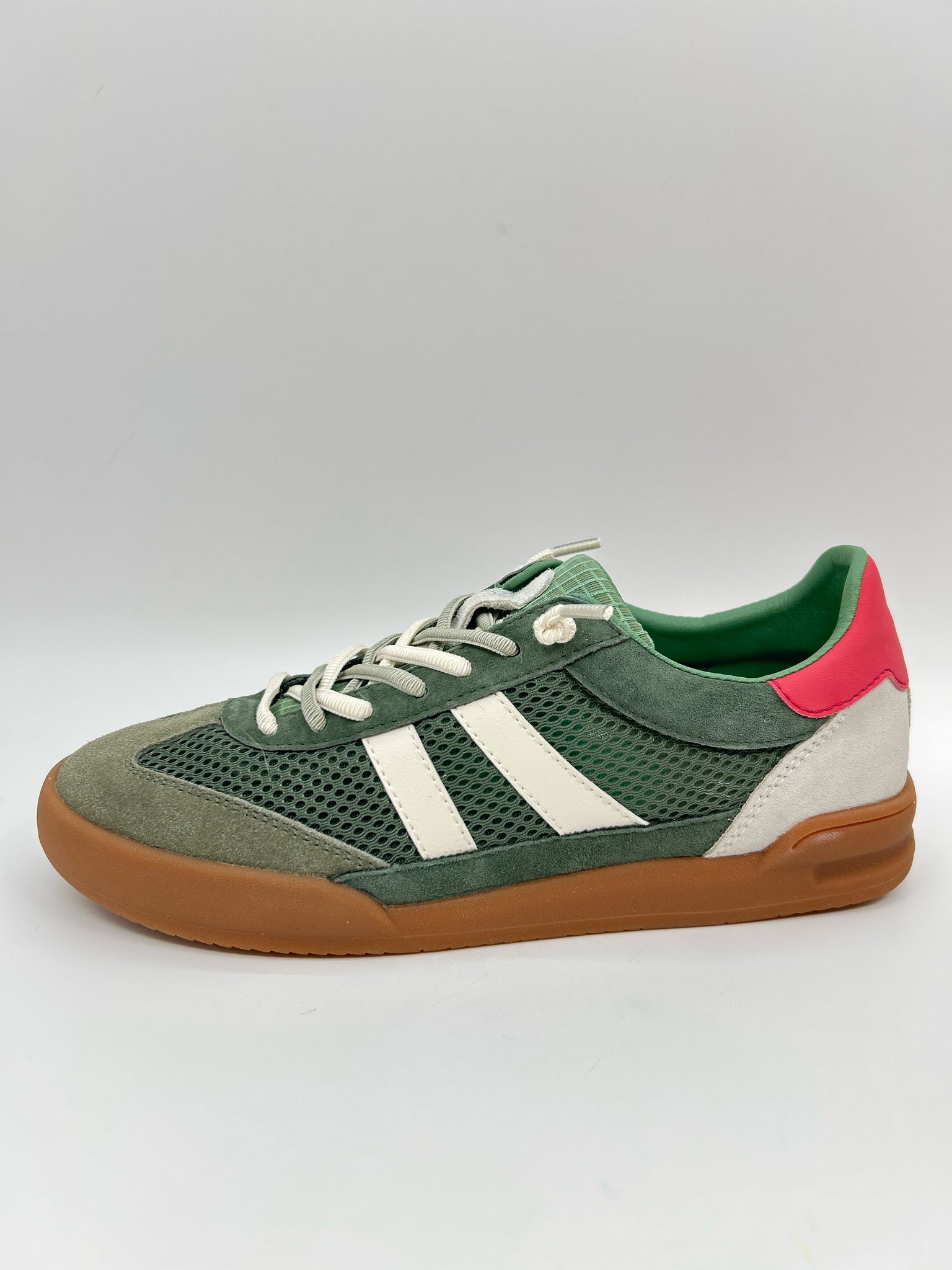 STEVE MADDEN Size 8.5 GREEN AND PINK Women Sneakers