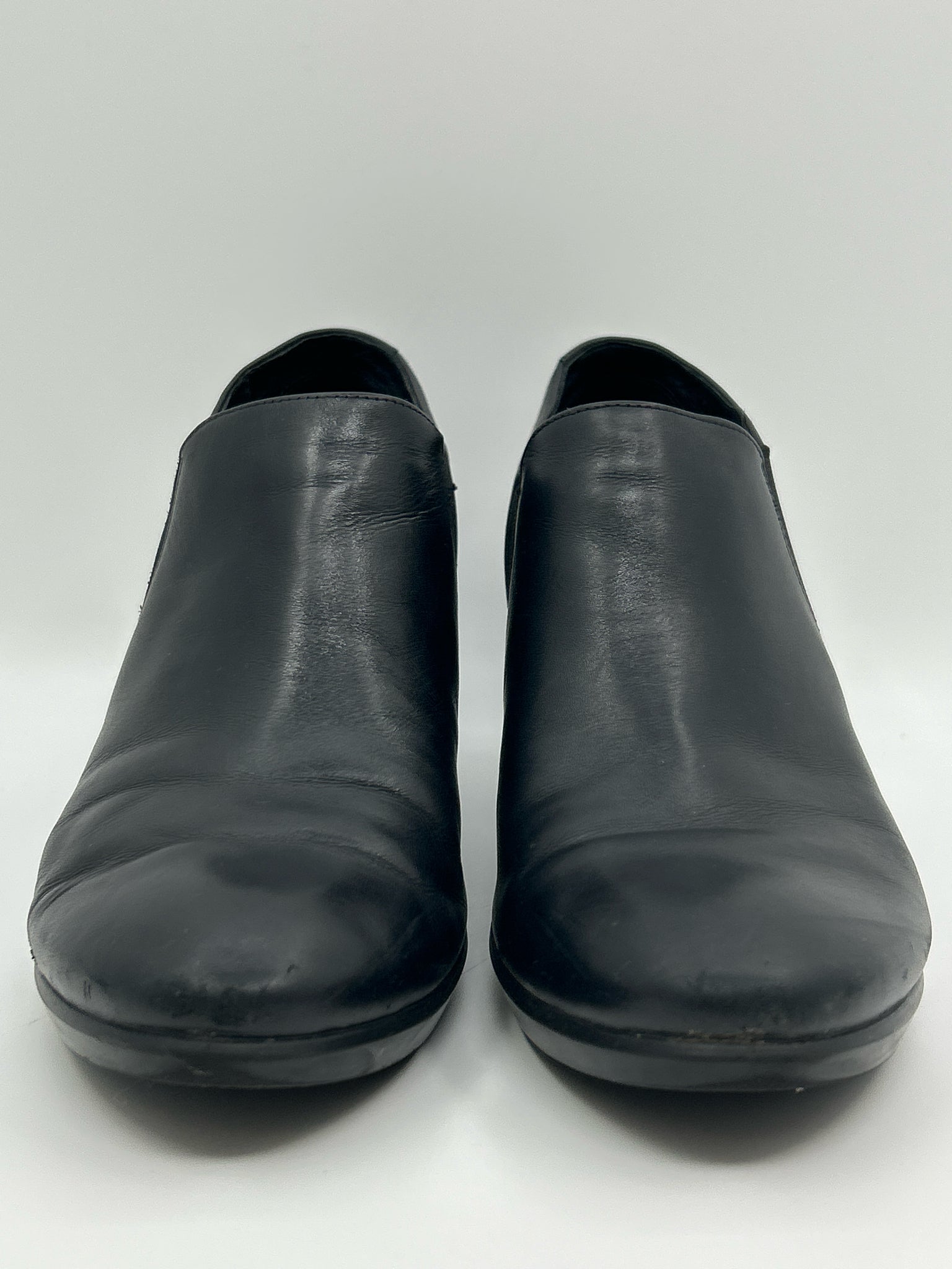 ECCO Size 9/9.5 Black Women Booties