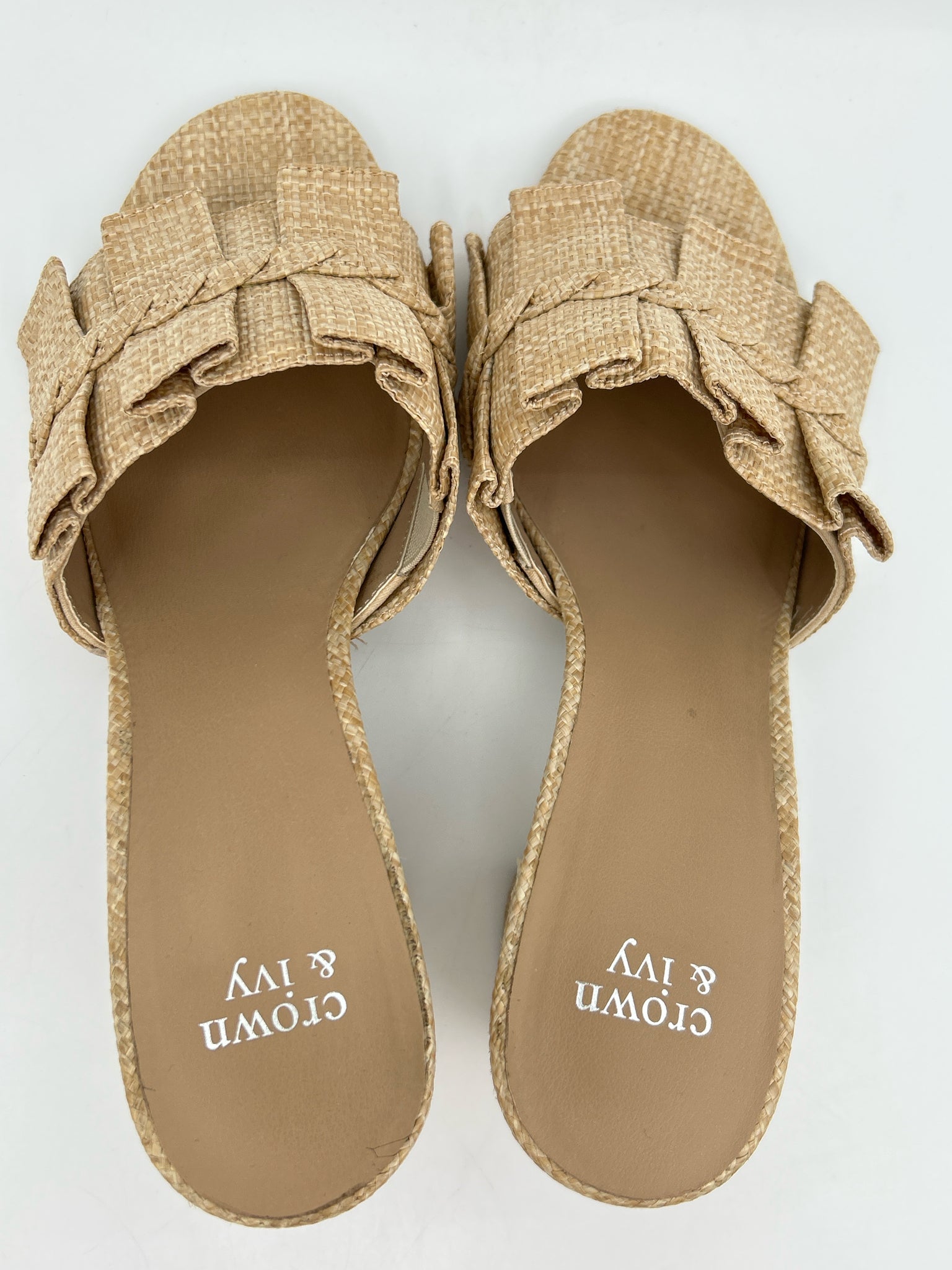CROWN & IVY Size 9M Natural Women Sandal