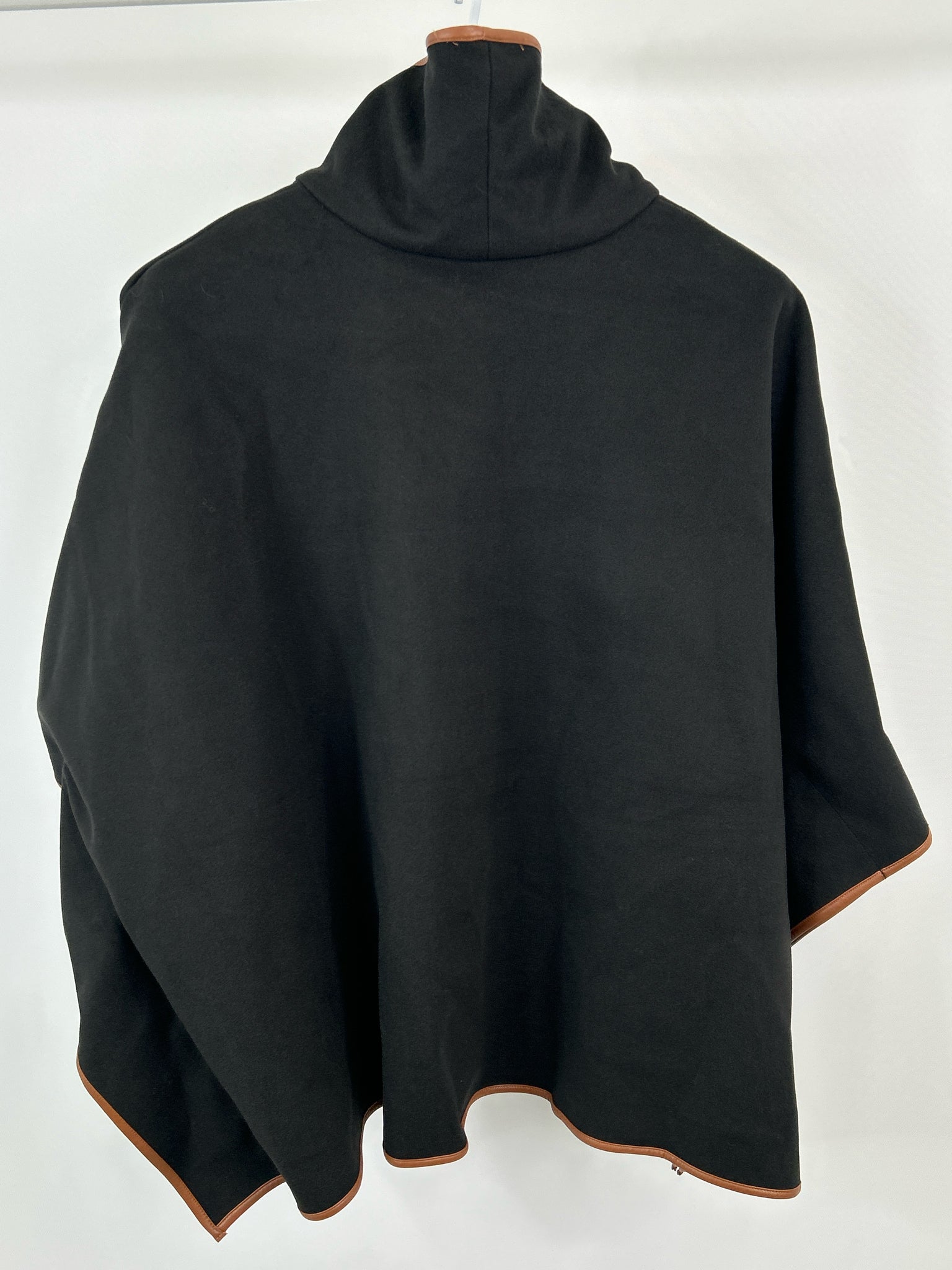 TUCKERNUCK One Size Black Women Poncho NWT