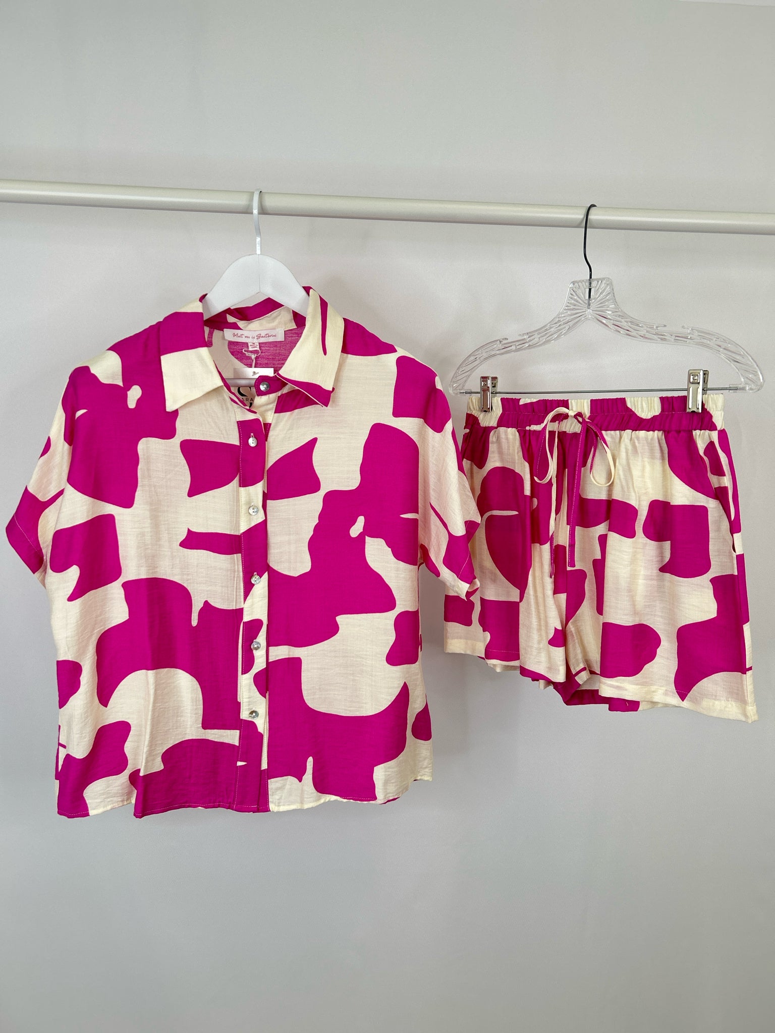 Meet Me In Santorini Size M Ivory and Fuchsia Women 2-Piece w/shorts