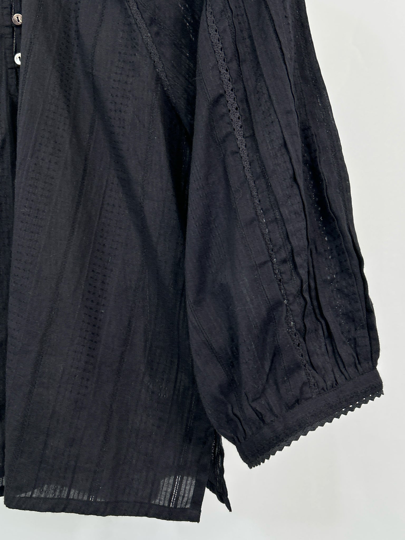 CLEOBELLA Size M Black Women Top