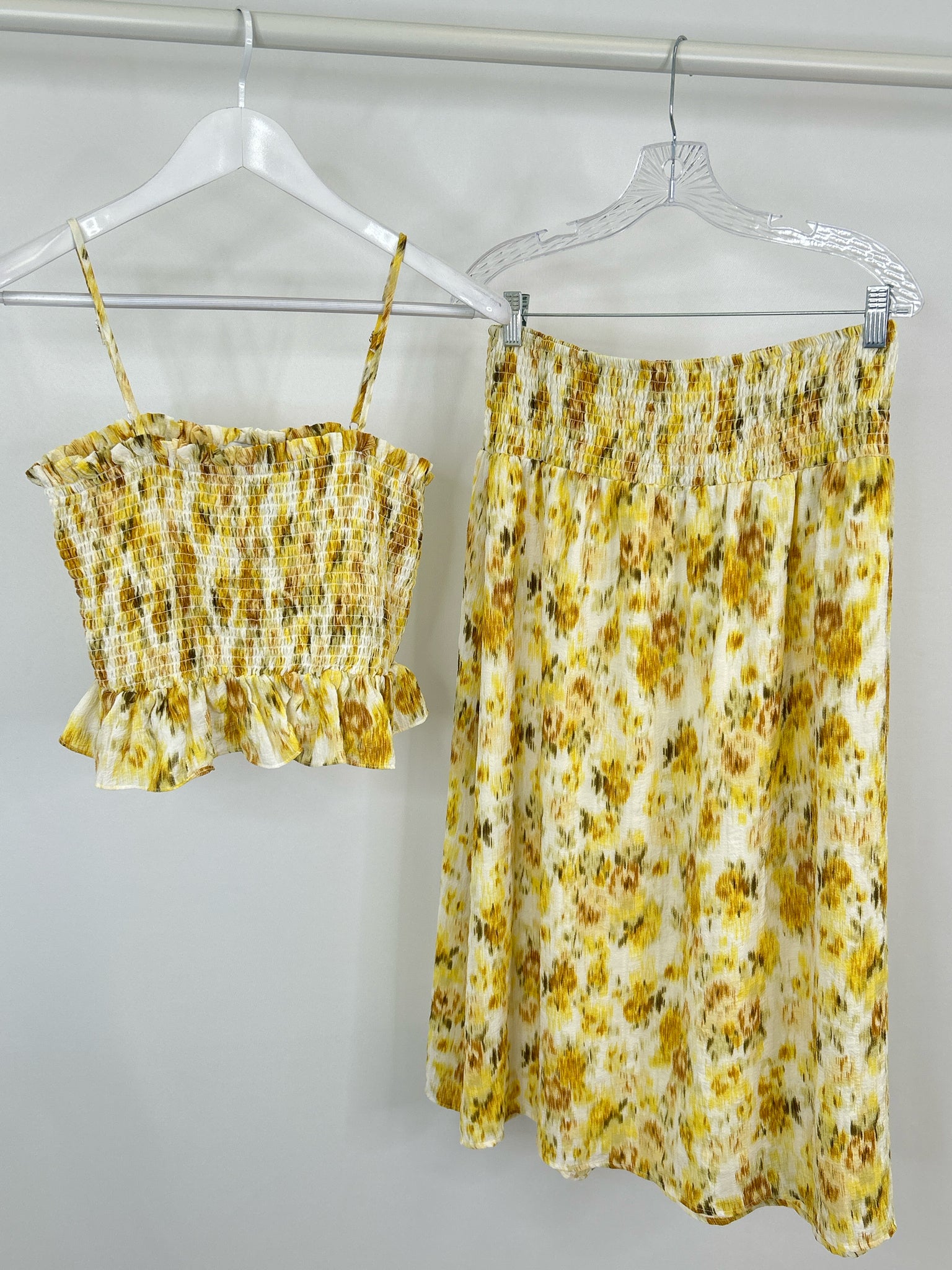 LUSH Size M Yellow Print Women 2-Piece w/skirt