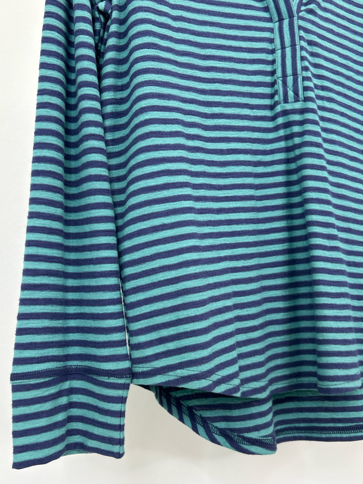 Escape by Habitat Clothes Size S TEAL AND BLUE Women Top