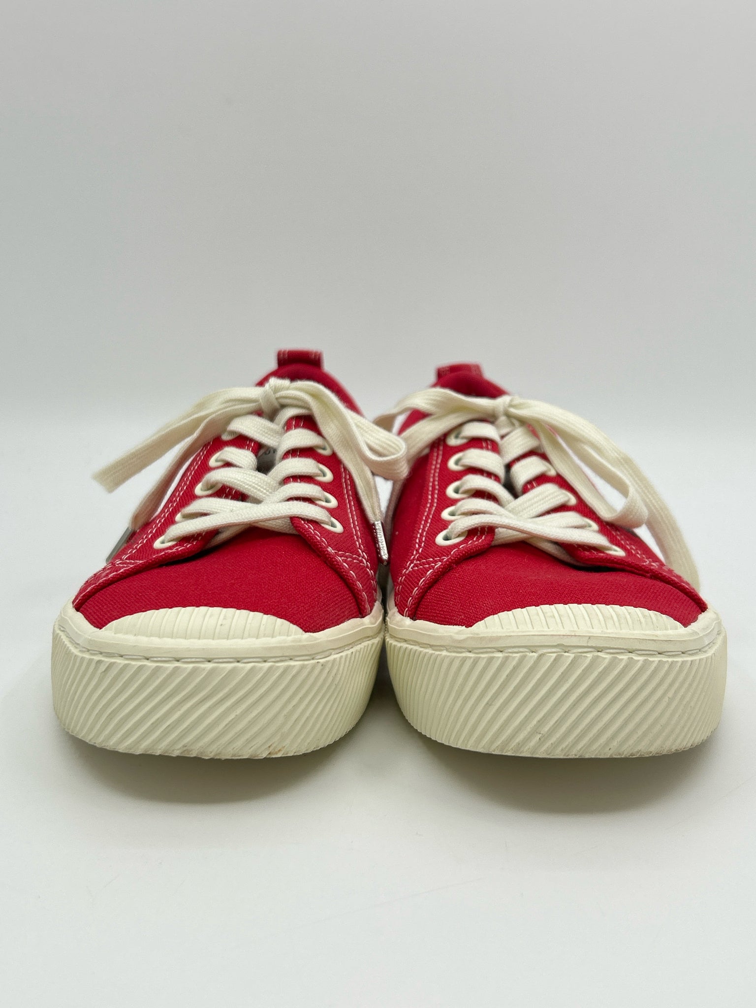 CARIUMA Size 9 red and white Women Sneakers