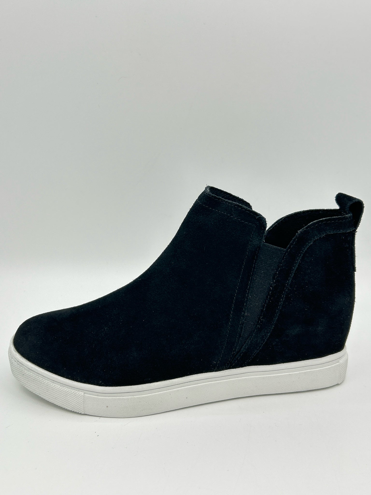 BLONDO Size 6M Black Women Booties