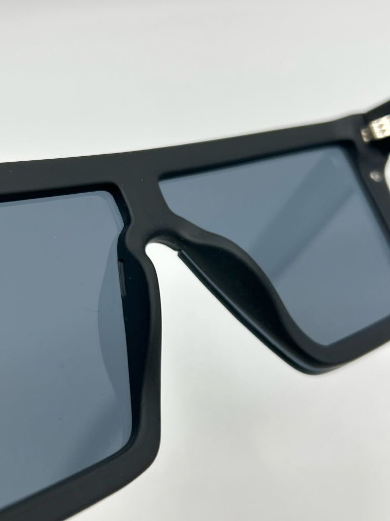 QUAY Black Sunglasses