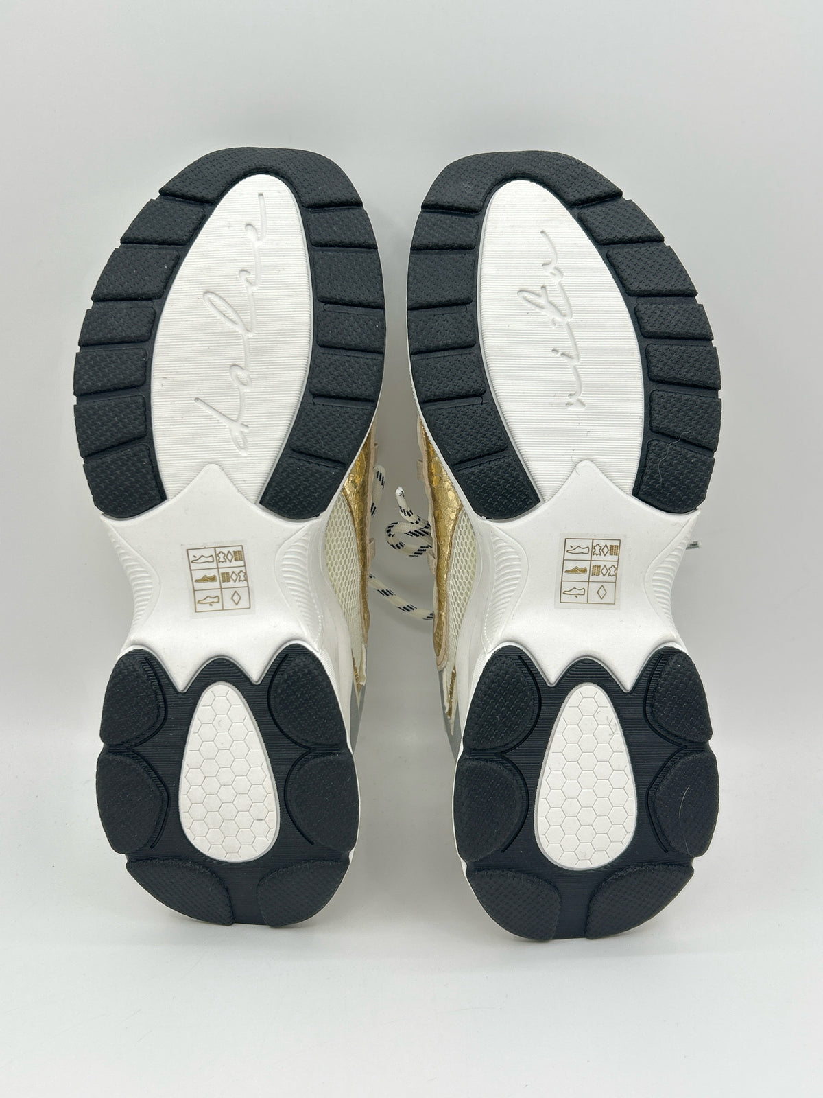 DOLCE VITA Size 9.5 off white Women Sneakers