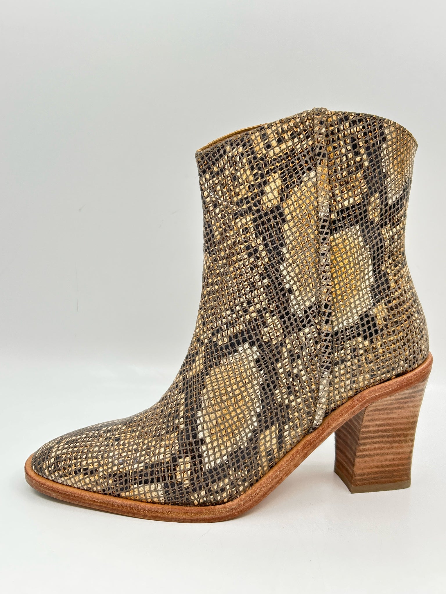 FREE PEOPLE NIB Size 39 Brown Print Women Booties