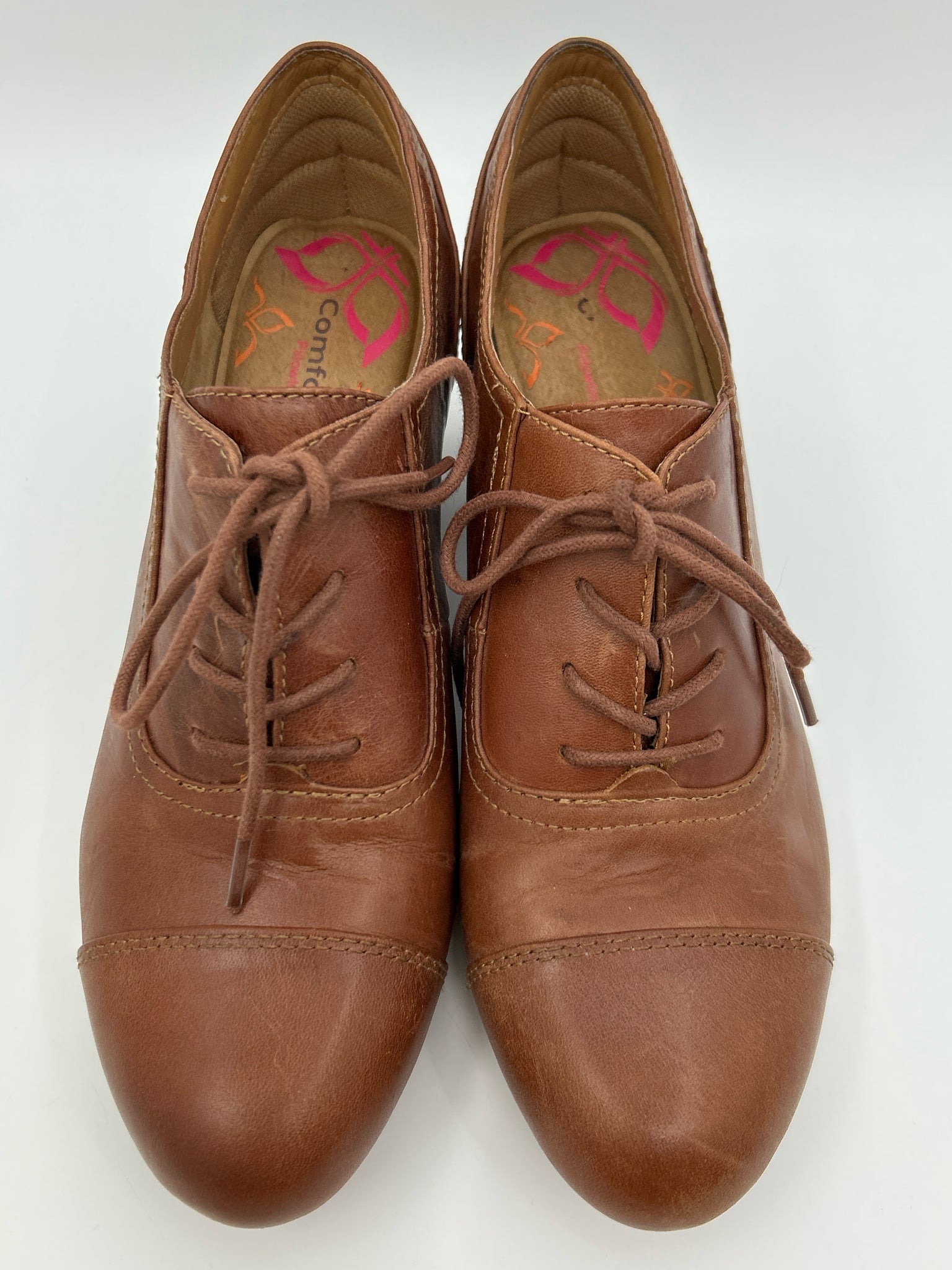COMFORTIVA Size 9.5M Tan Women Pumps