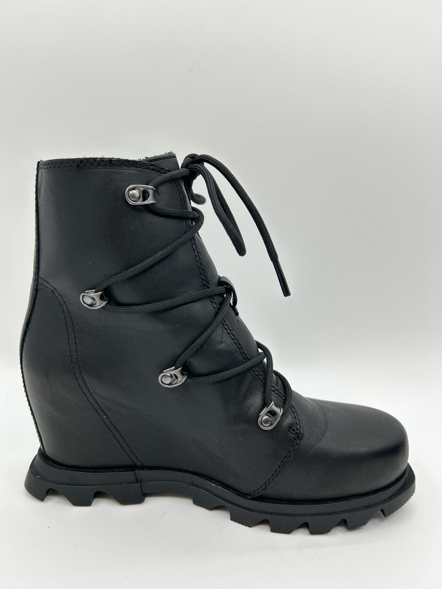 SOREL Size 7.5 Black Women Boots