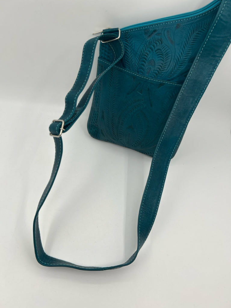 No Brand Teal Leather Purse