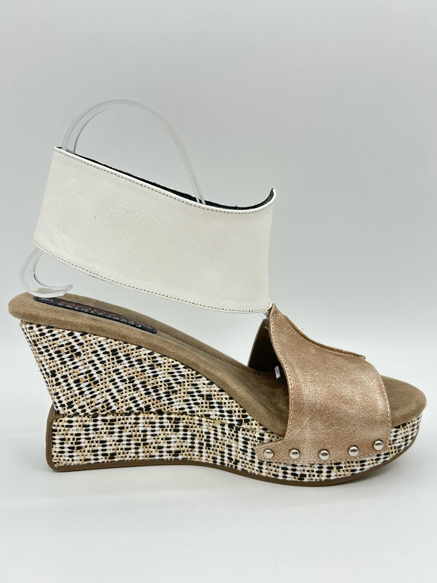 Modzori Size 8 White & Black Women Sandal