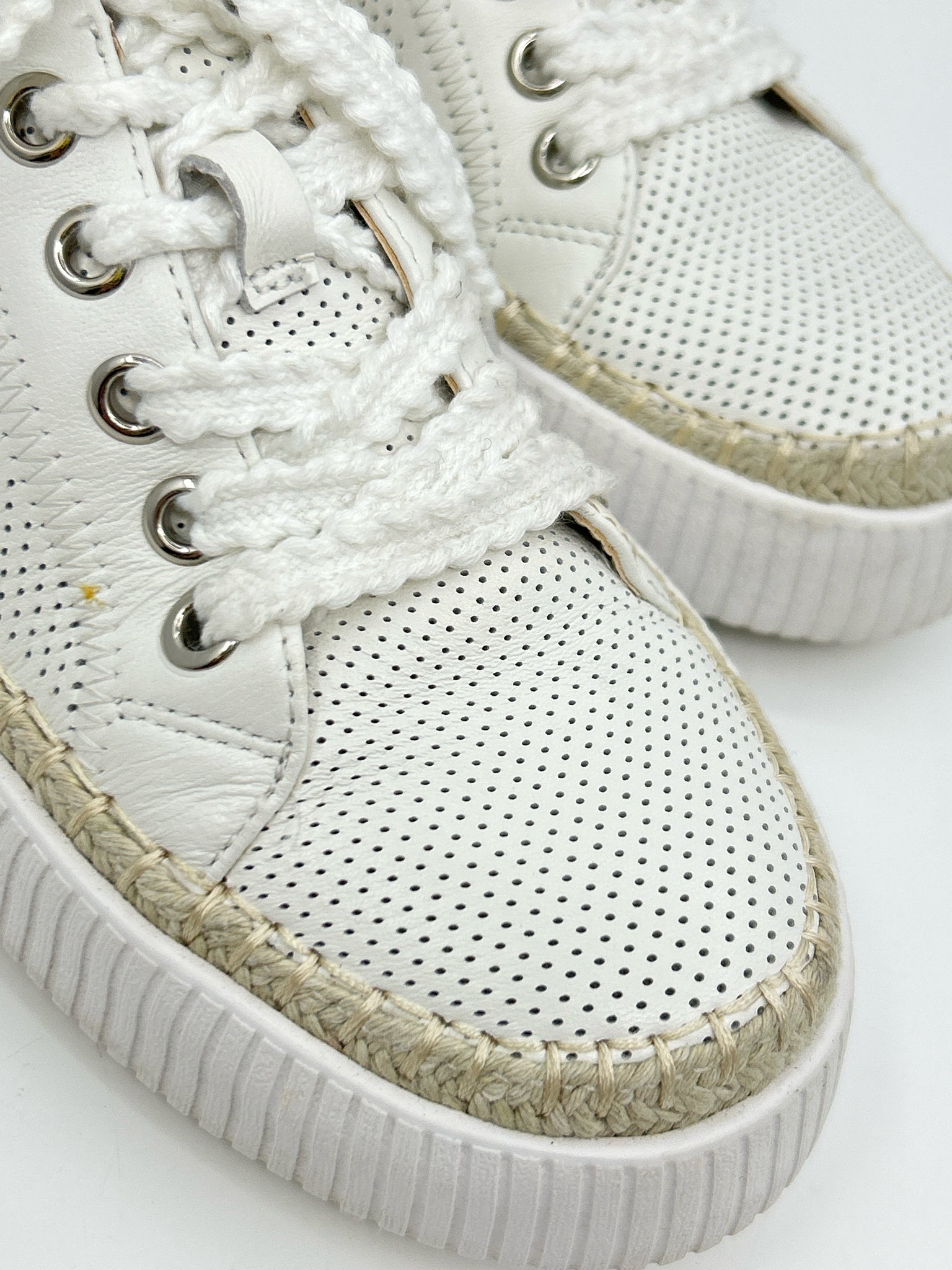 VANELI Size 7N White Women Sneakers