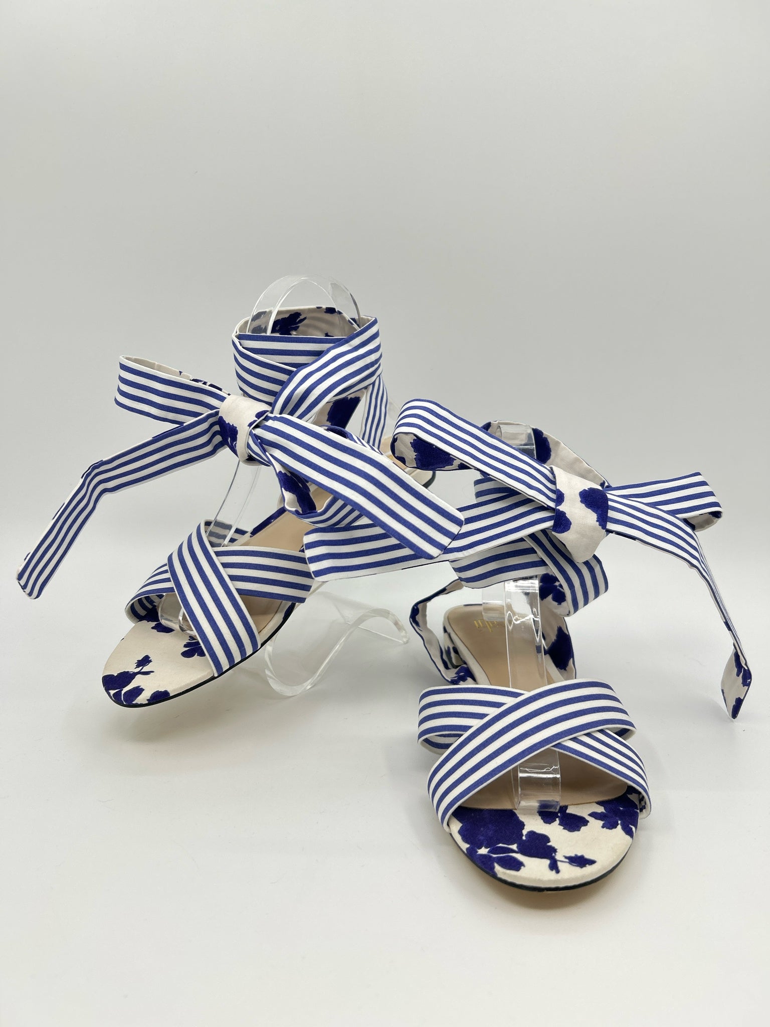 CABI Size 8.5 Blue and Ivory Women's Sandal