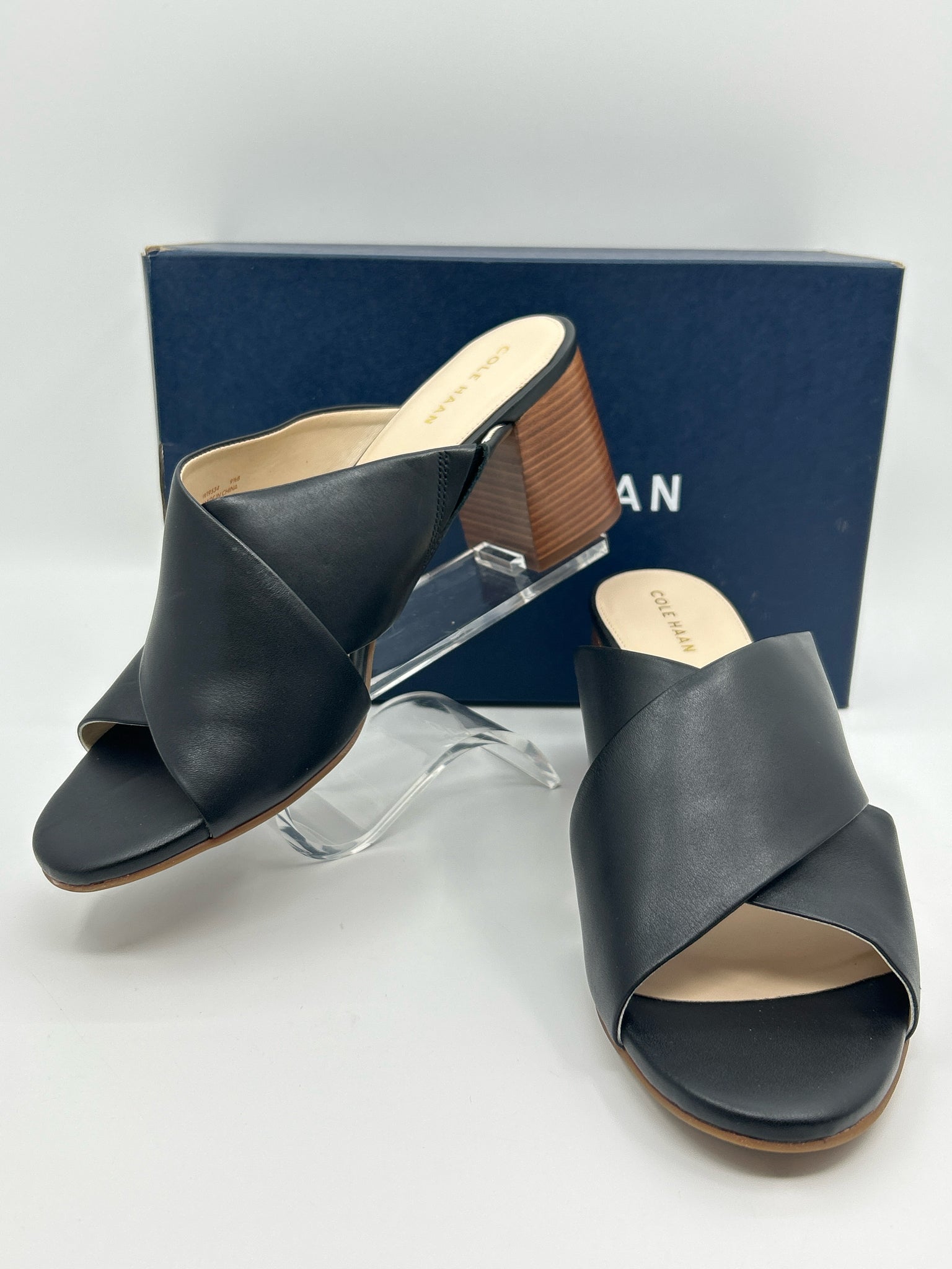 COLE HAAN Size 9.5B Black Women Sandal