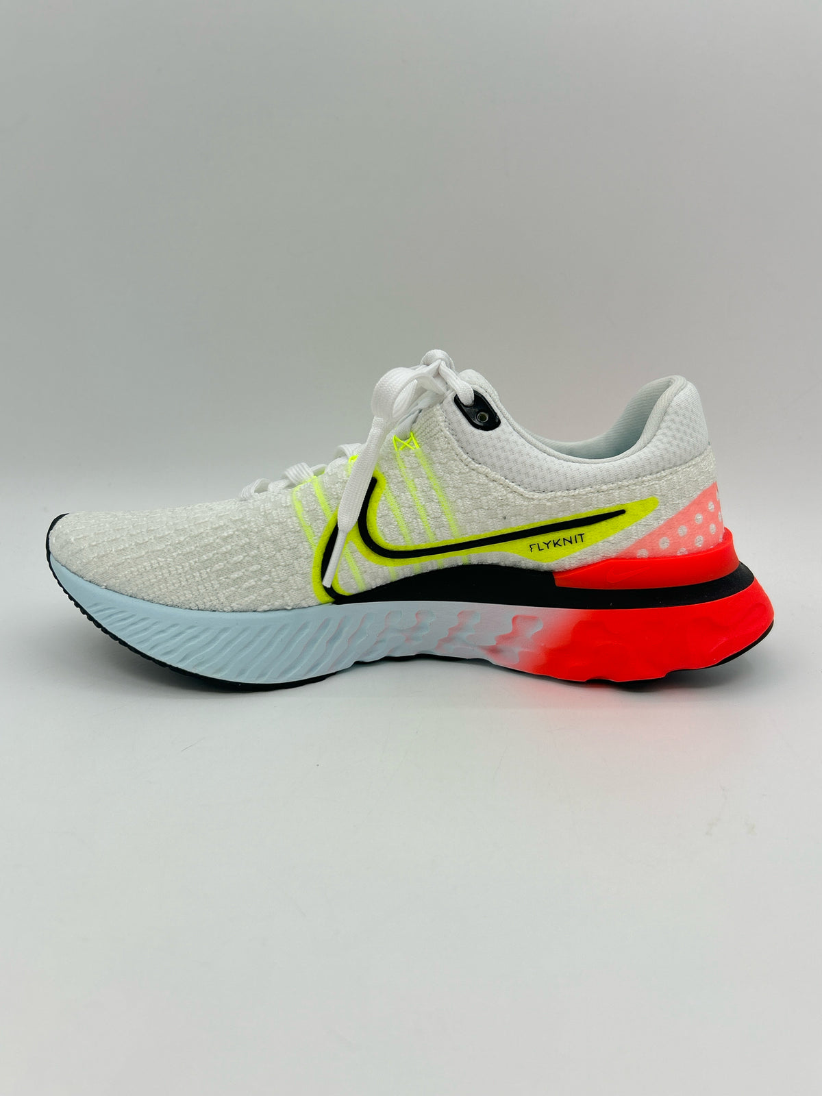 NIKE Size 9 White Women Sneakers