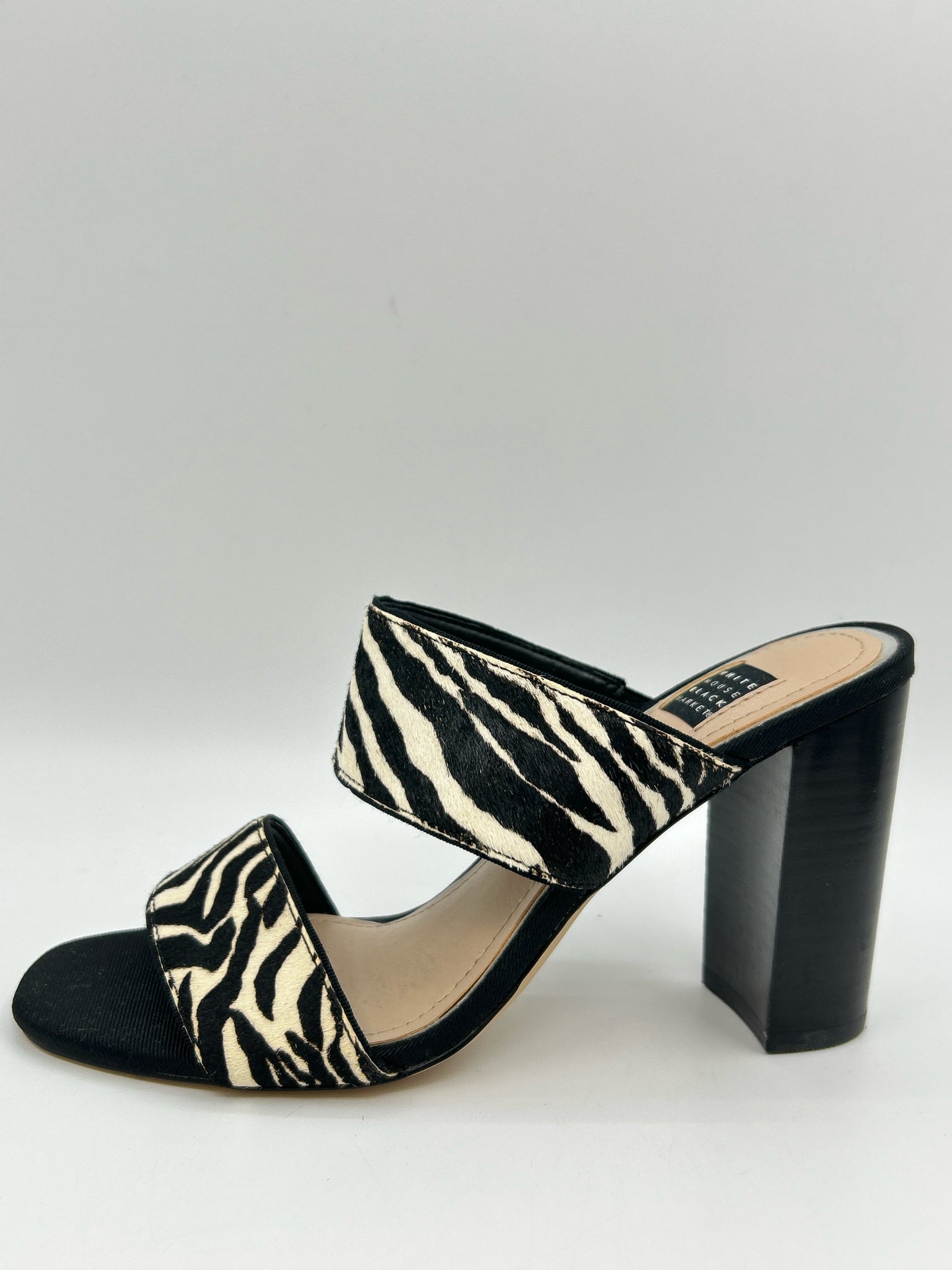 White House Black Market Size 7.5 Black & White Women Sandal