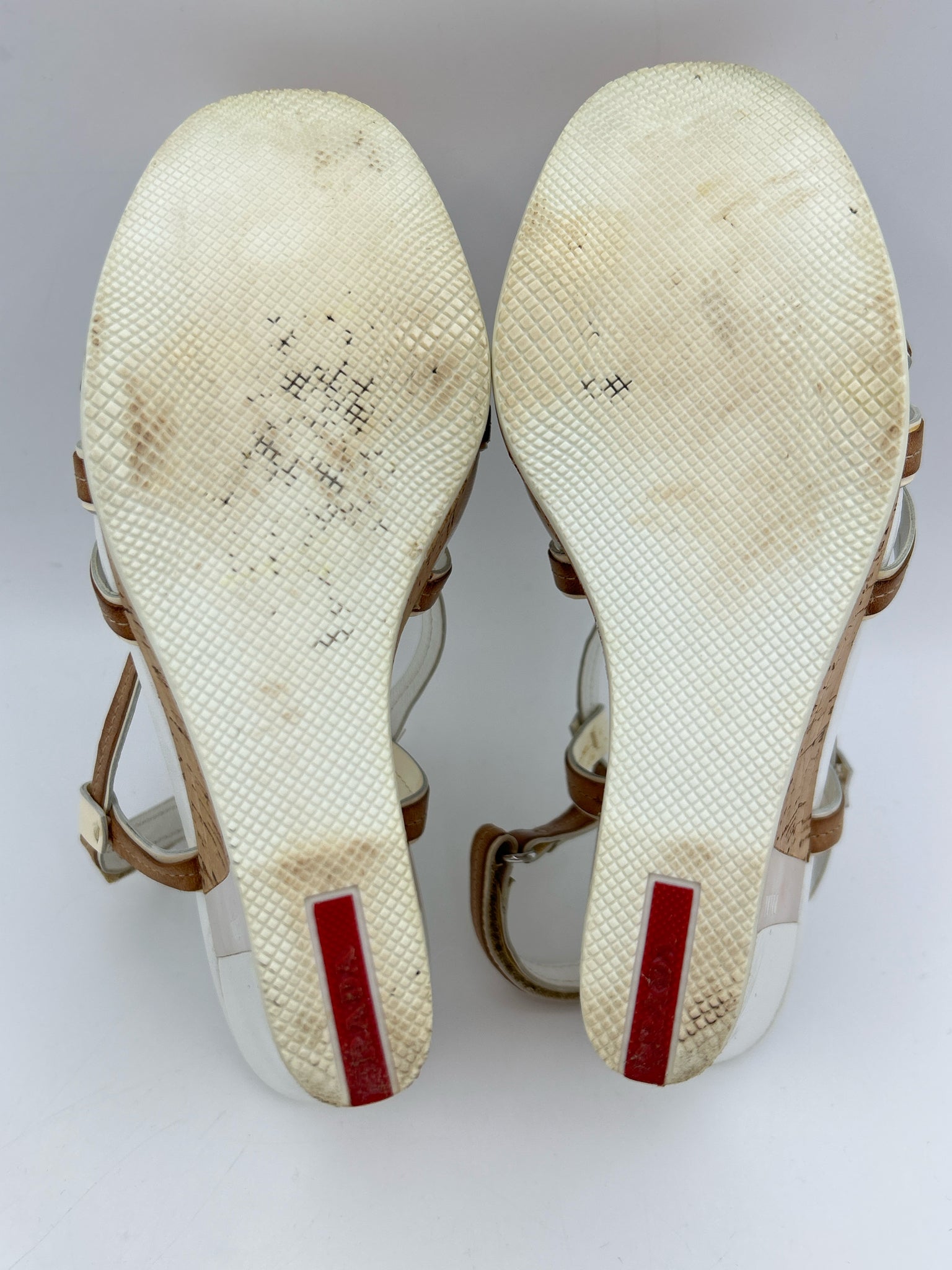 PRADA Size 38.5 TAN AND WHITE Women Sandal