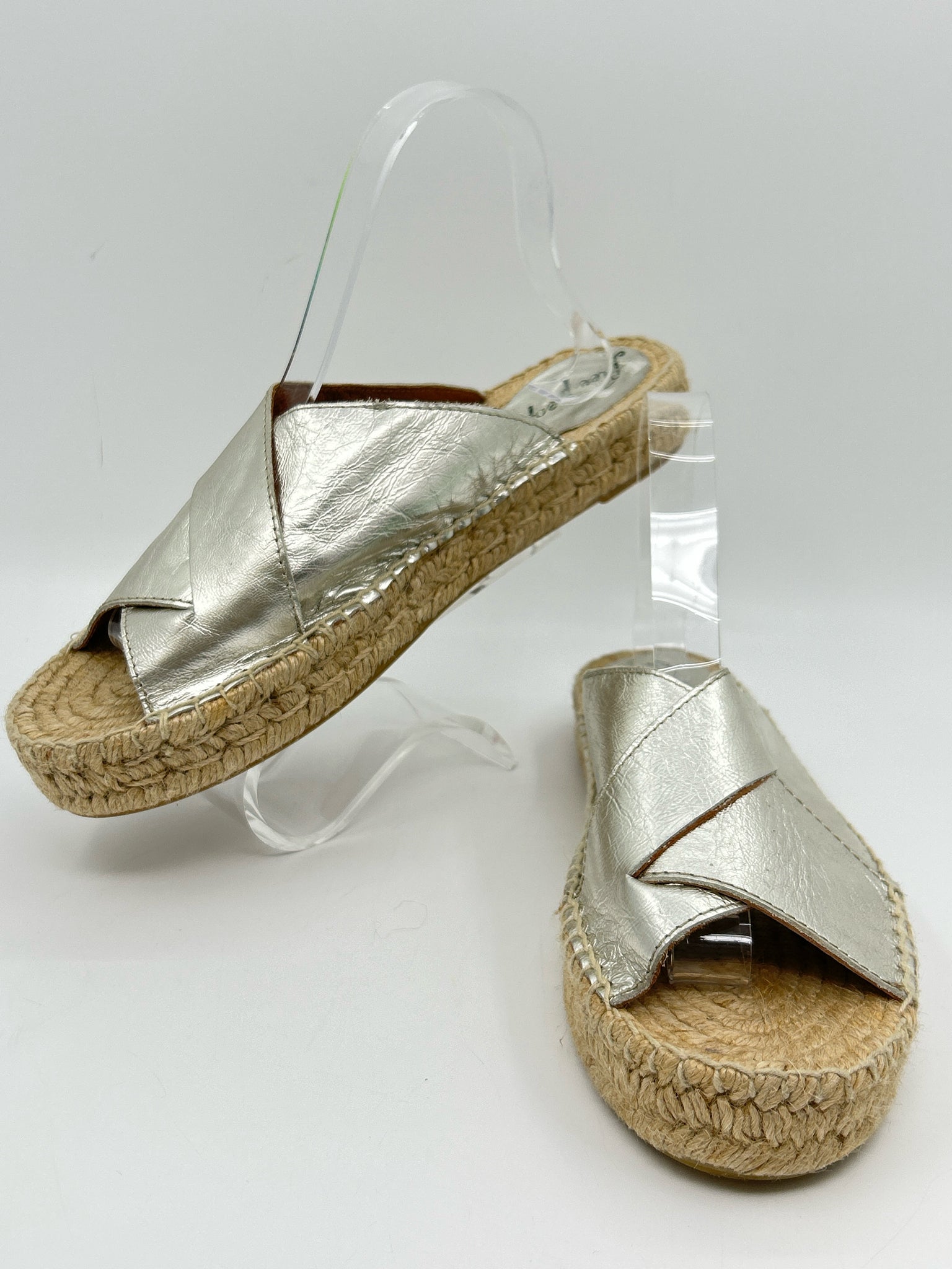 FREE PEOPLE Size 40 METALLIC SILVER Women Sandal