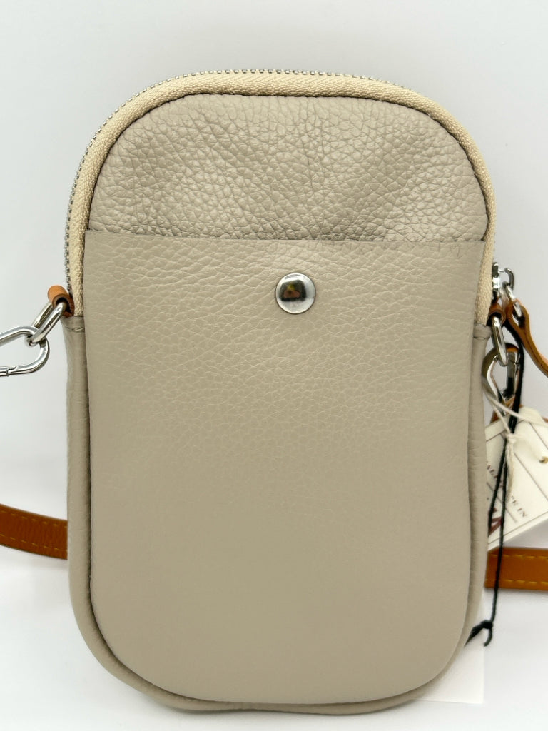 DIVINA FIRENZE NWT Beige and Tan Purse