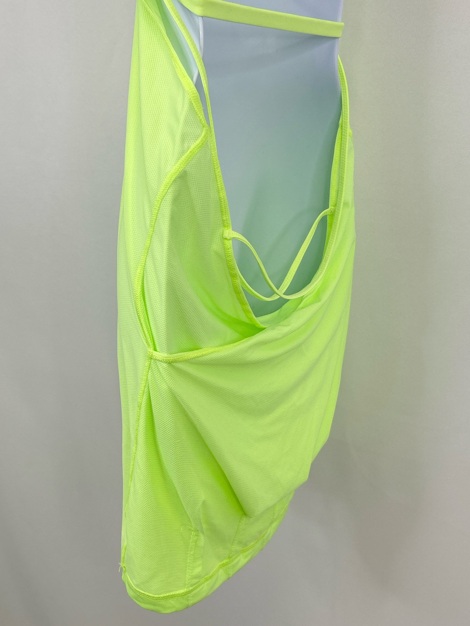 LULULEMON Size 8 NEON LIME Women Workout Top