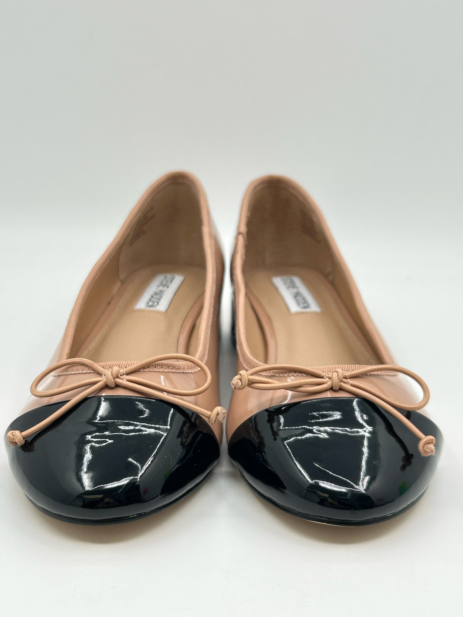 STEVE MADDEN Size 8M Beige & Black Women Pumps