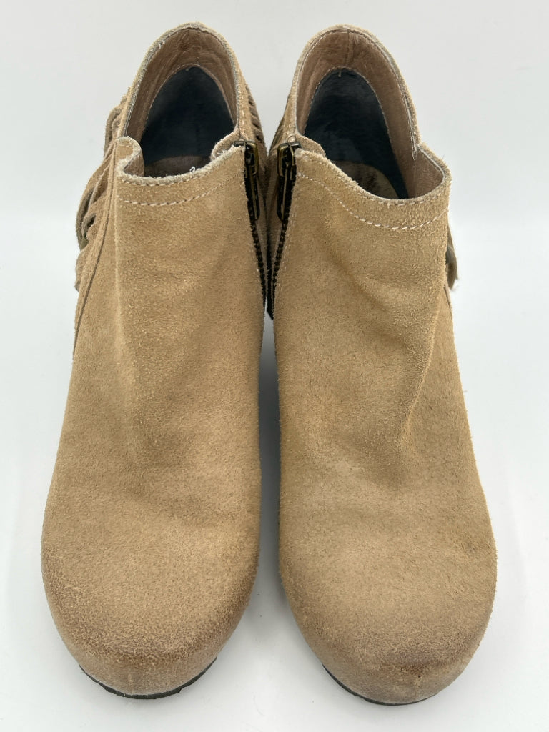 OTBT Women Size 7.5M Tan Booties