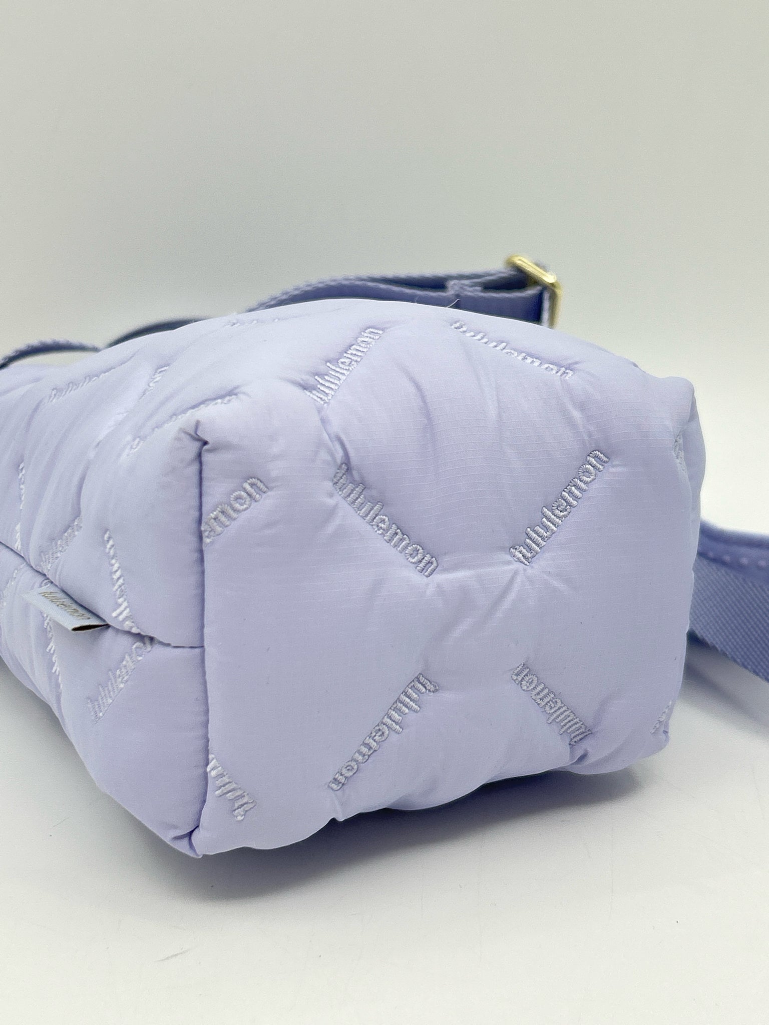 LULULEMON Lilac Women Purse NWT