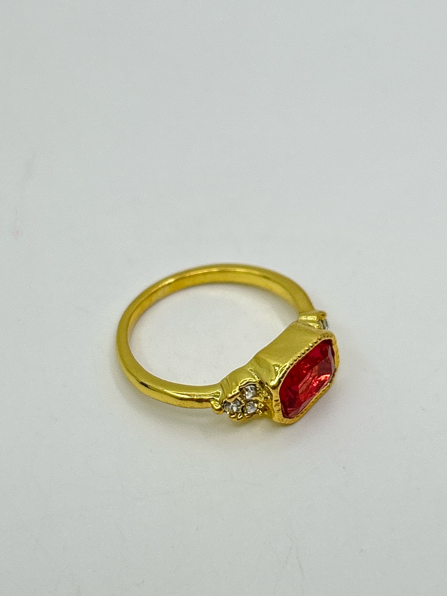 D'JOY Gold and red Size 6 Ring
