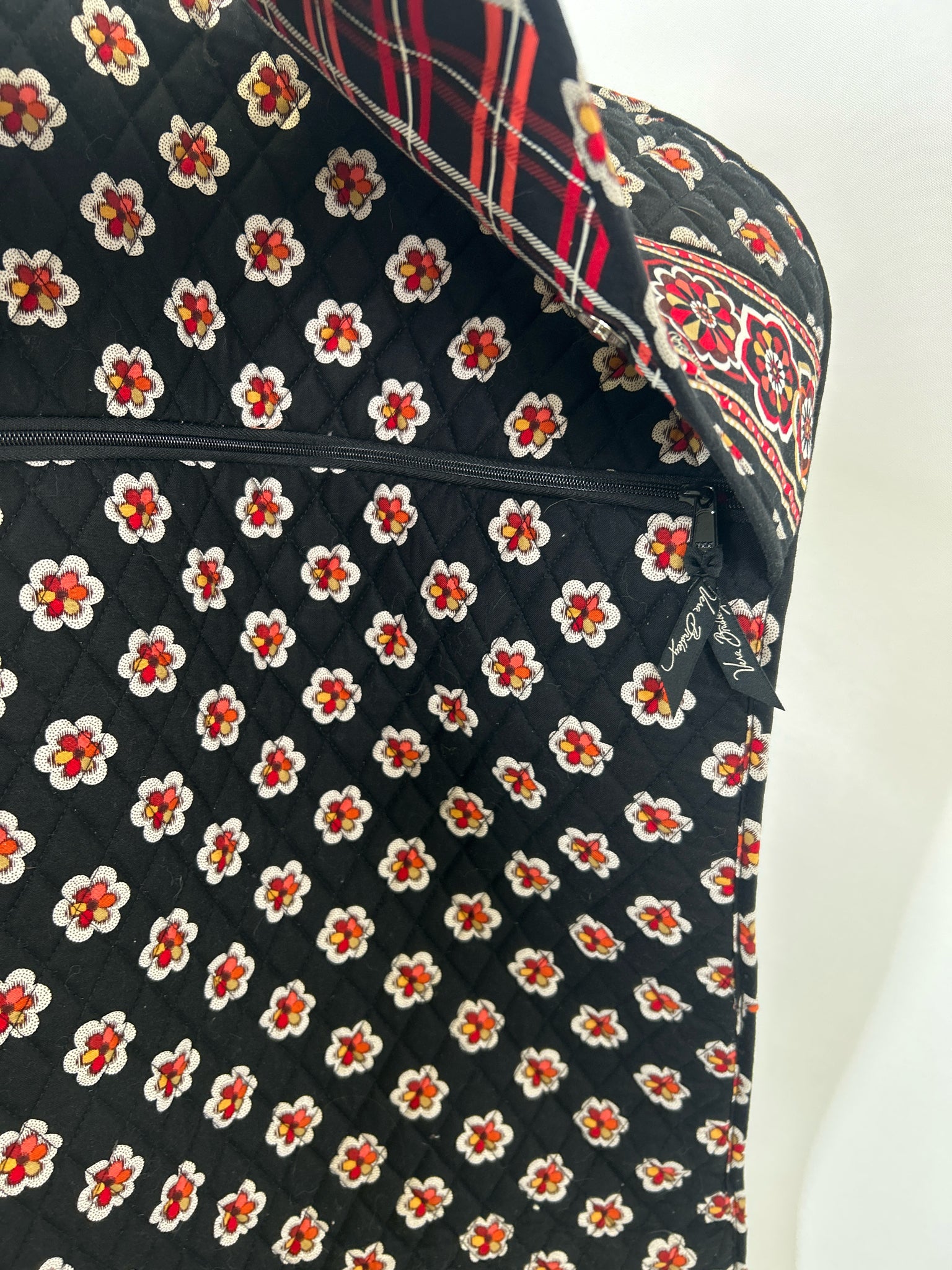 VERA BRADLEY black and red Hanging Garment Bag