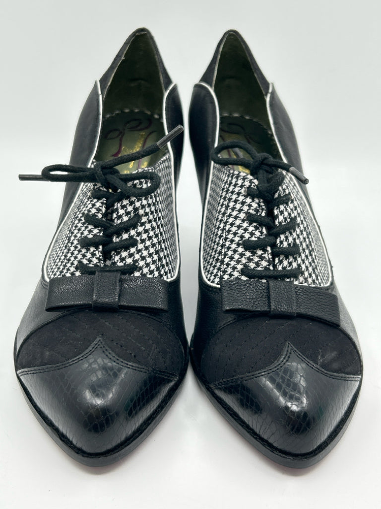 POETIC LICENCE Women Size 41 Black and White Shoes