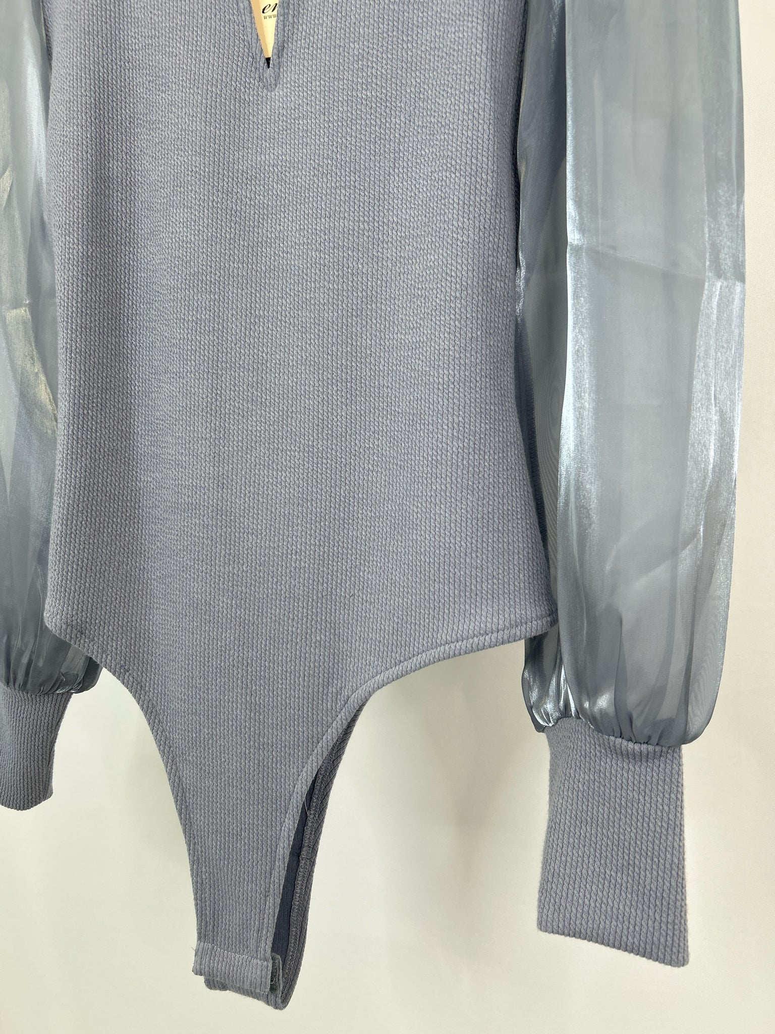 ENTRO NWT Size M Pale Blue Women Top