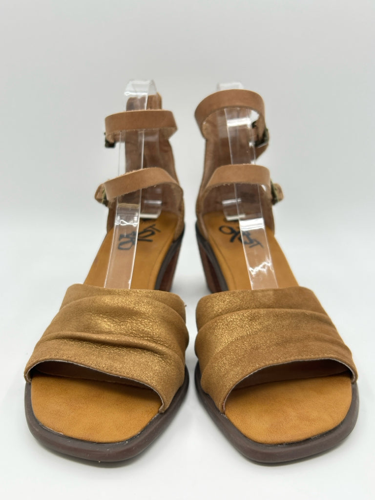 OTBT Size 10M Tan Women's Sandal