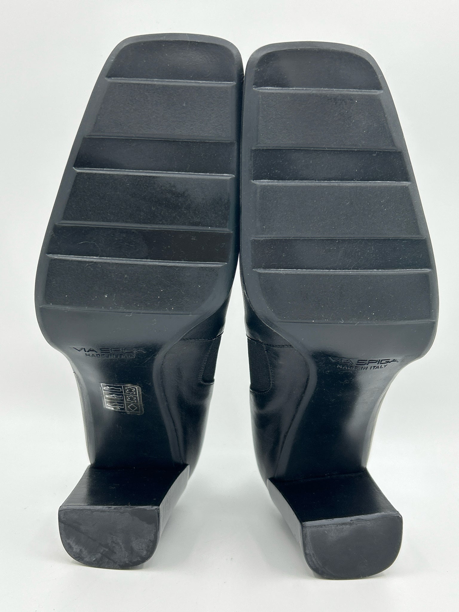 VIA SPIGA Size 6.5M Black Women Booties