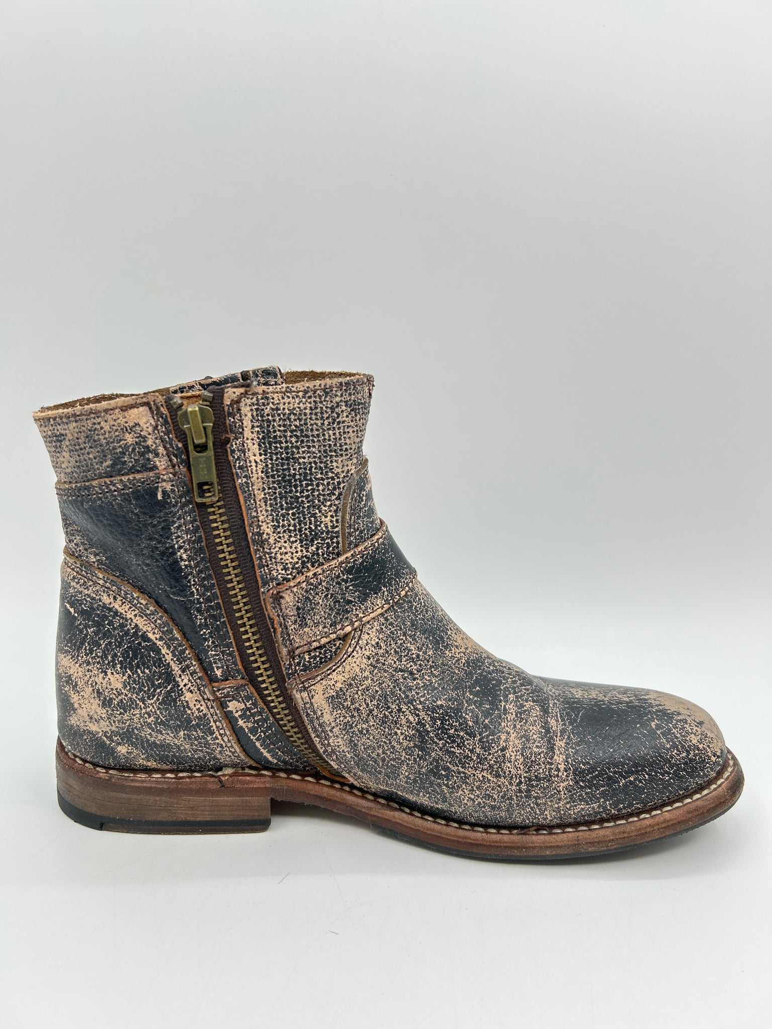 BED STU Size 6.5 Black & Beige Women Booties