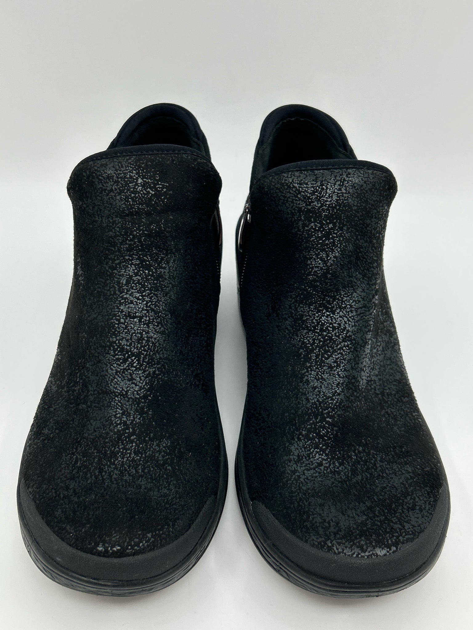 BZEES Size 9M Black Women Booties