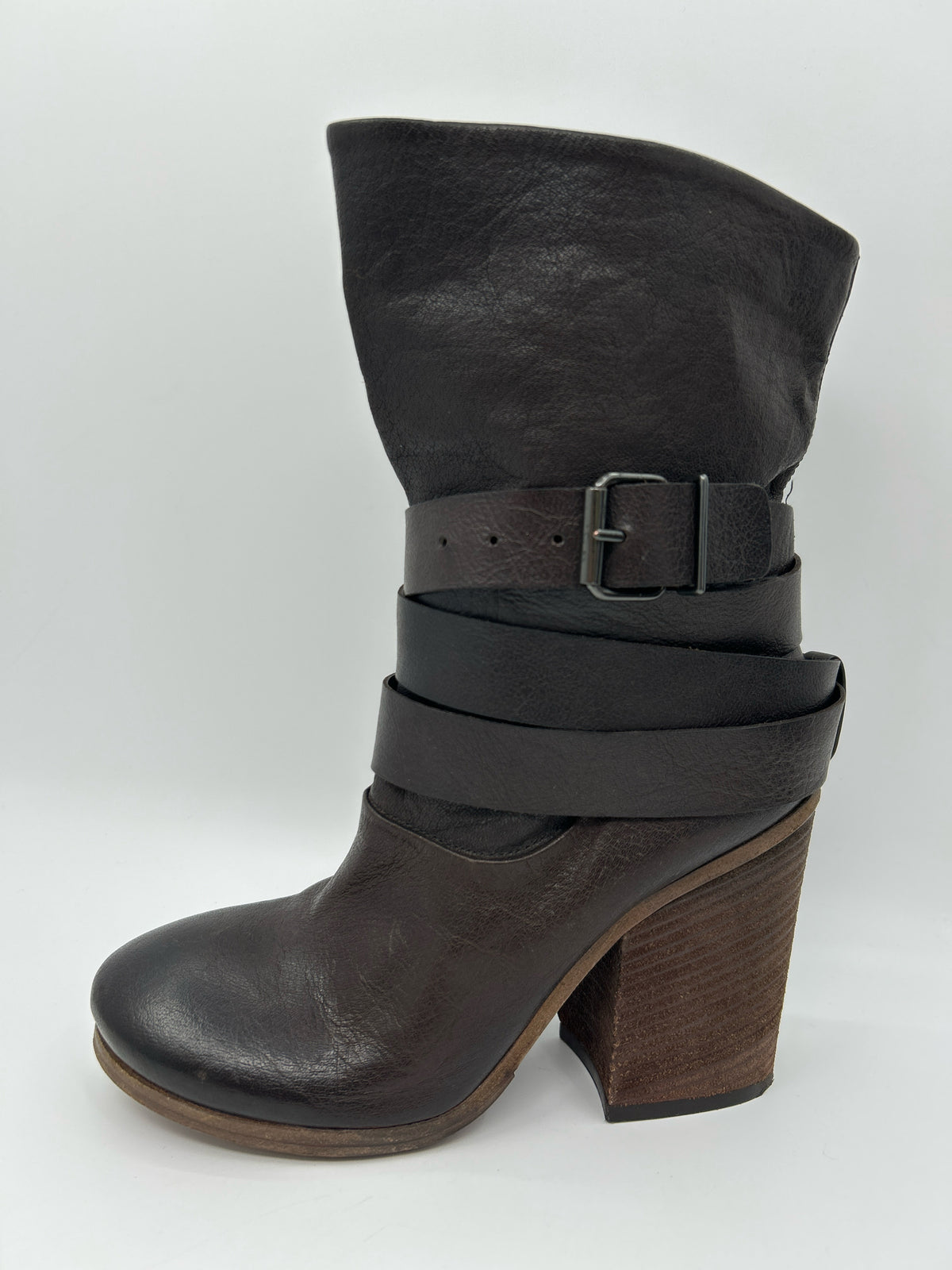 Elisanero Size 37 Brown and Black Women Booties
