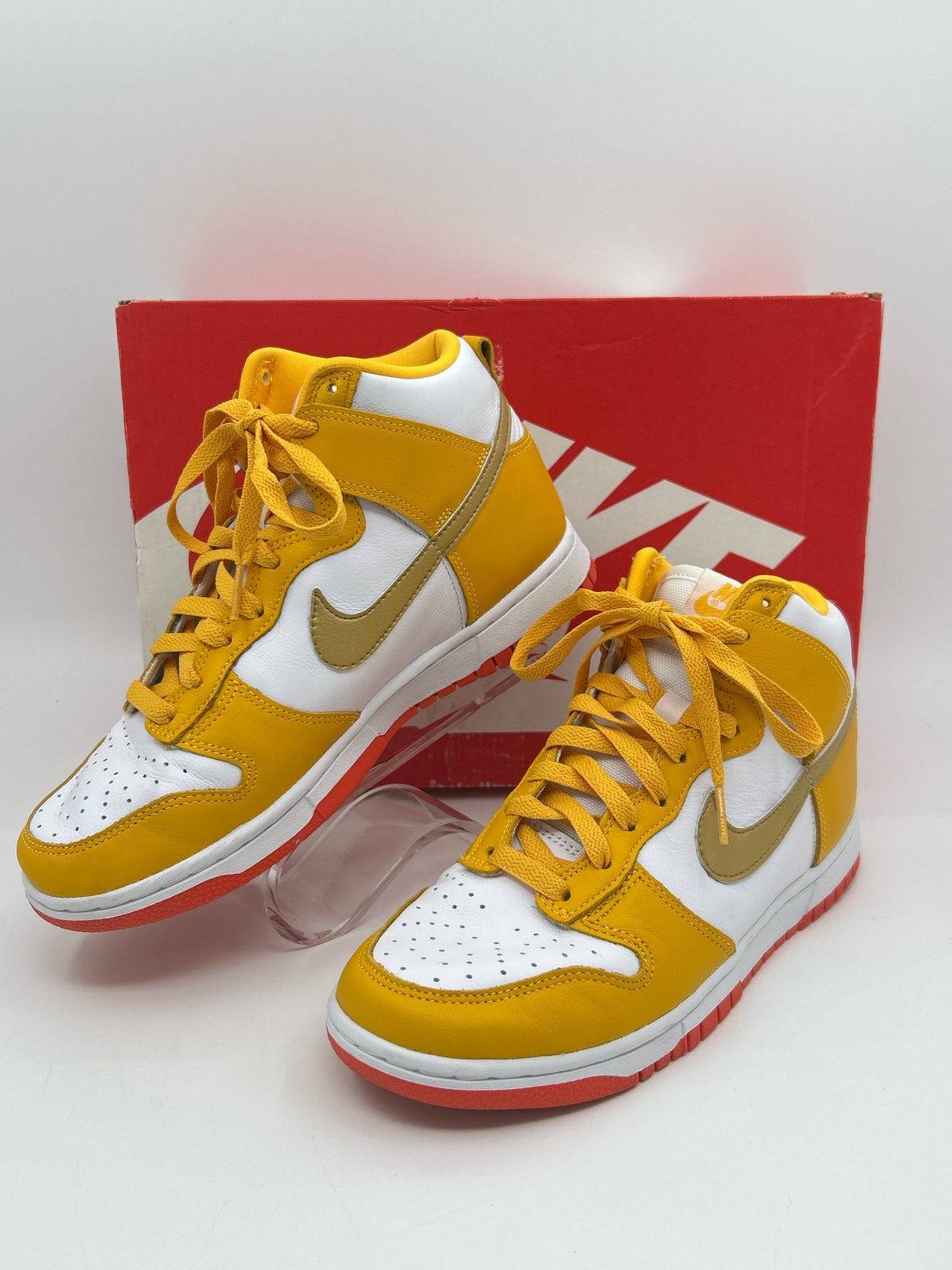 NIKE Size 8 Gold Women Sneakers