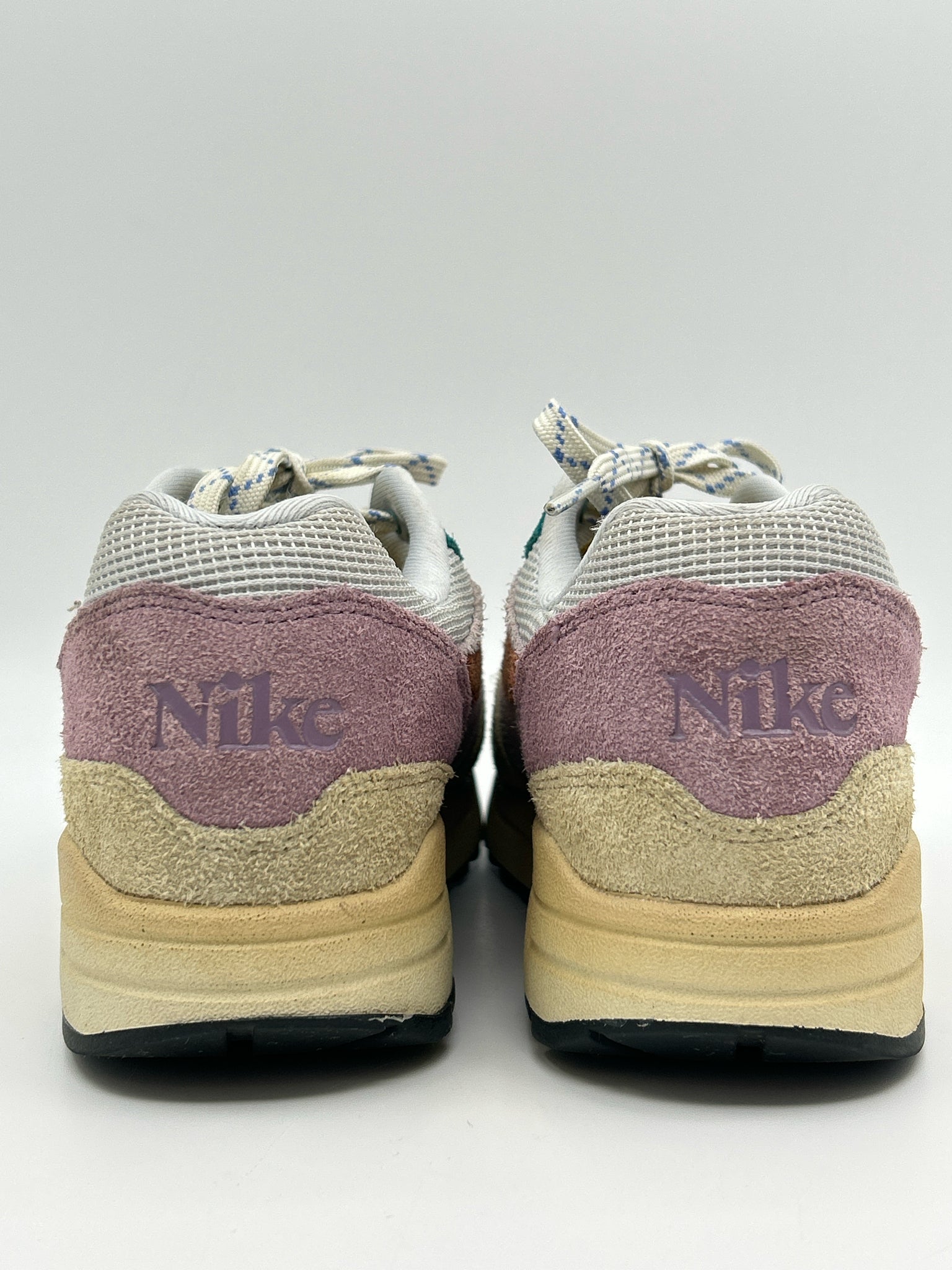 NIKE Size 8 Multi-Color Women Sneakers