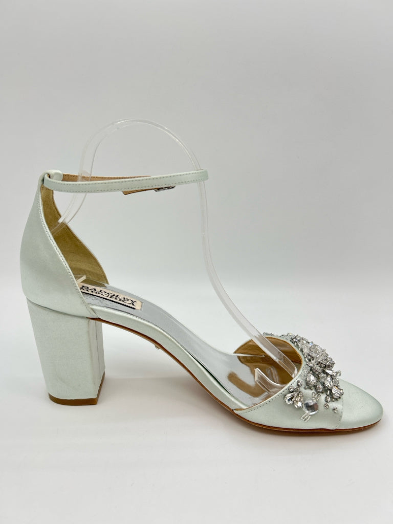 BADGLEY MISCHKA NWOB Women Size 9 Pale Blue Pumps