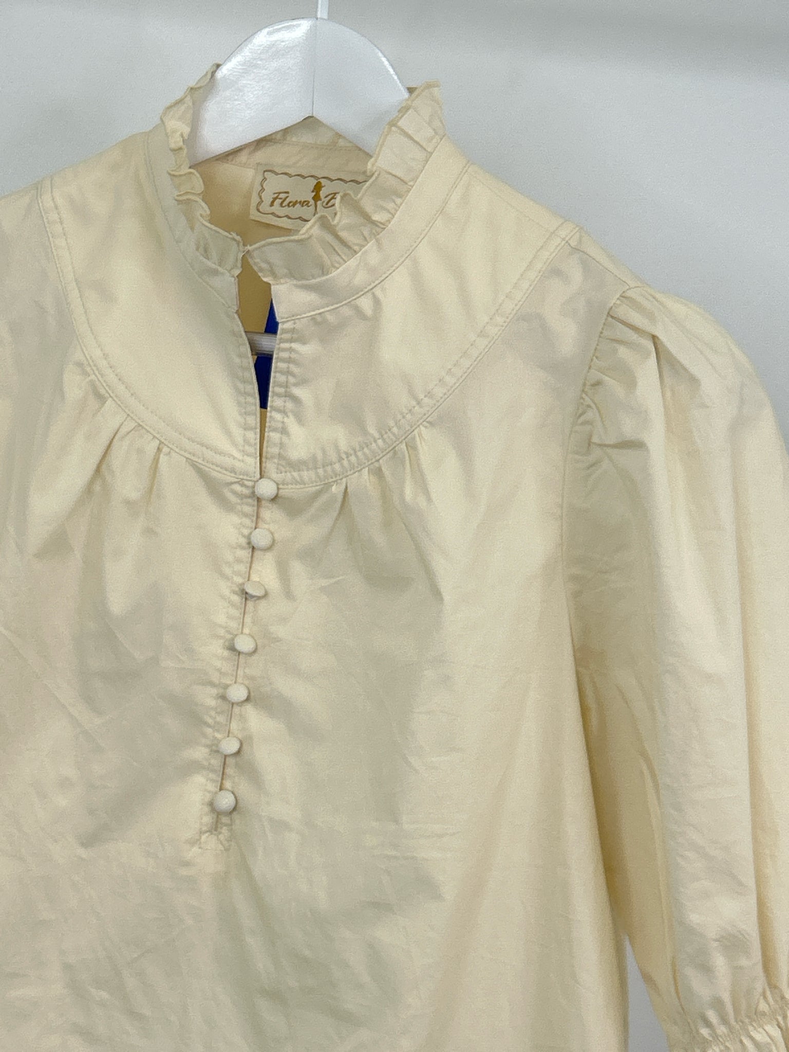 Flora Bea Size S Cream Women Blouse