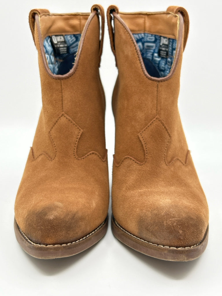 DINGO Women Size 7.5M Whiskey Boots