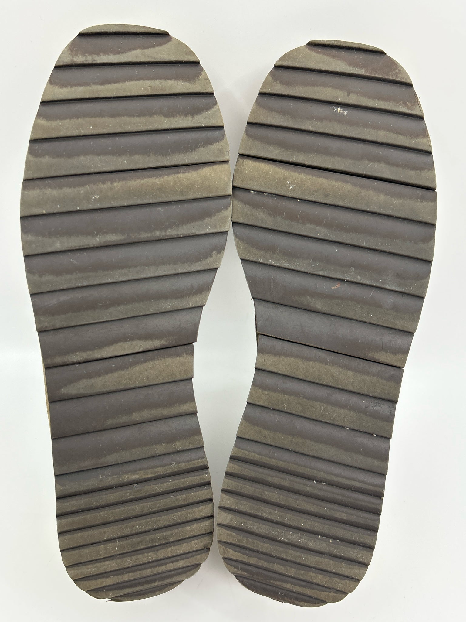 NAKED FEET Size 8M Grey Women Shoes